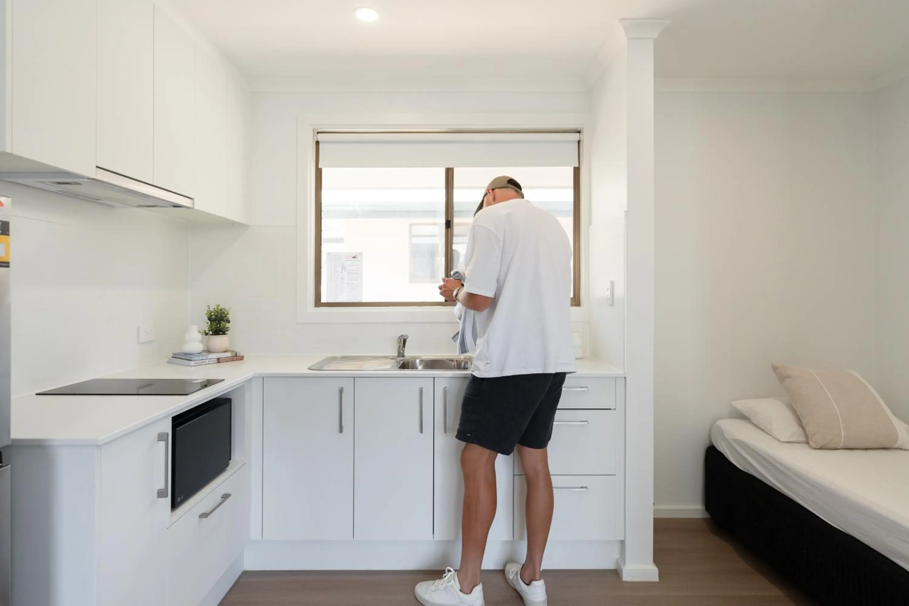 Kitchen or kitchenette in Highway 1 Holiday & Lifestyle Park