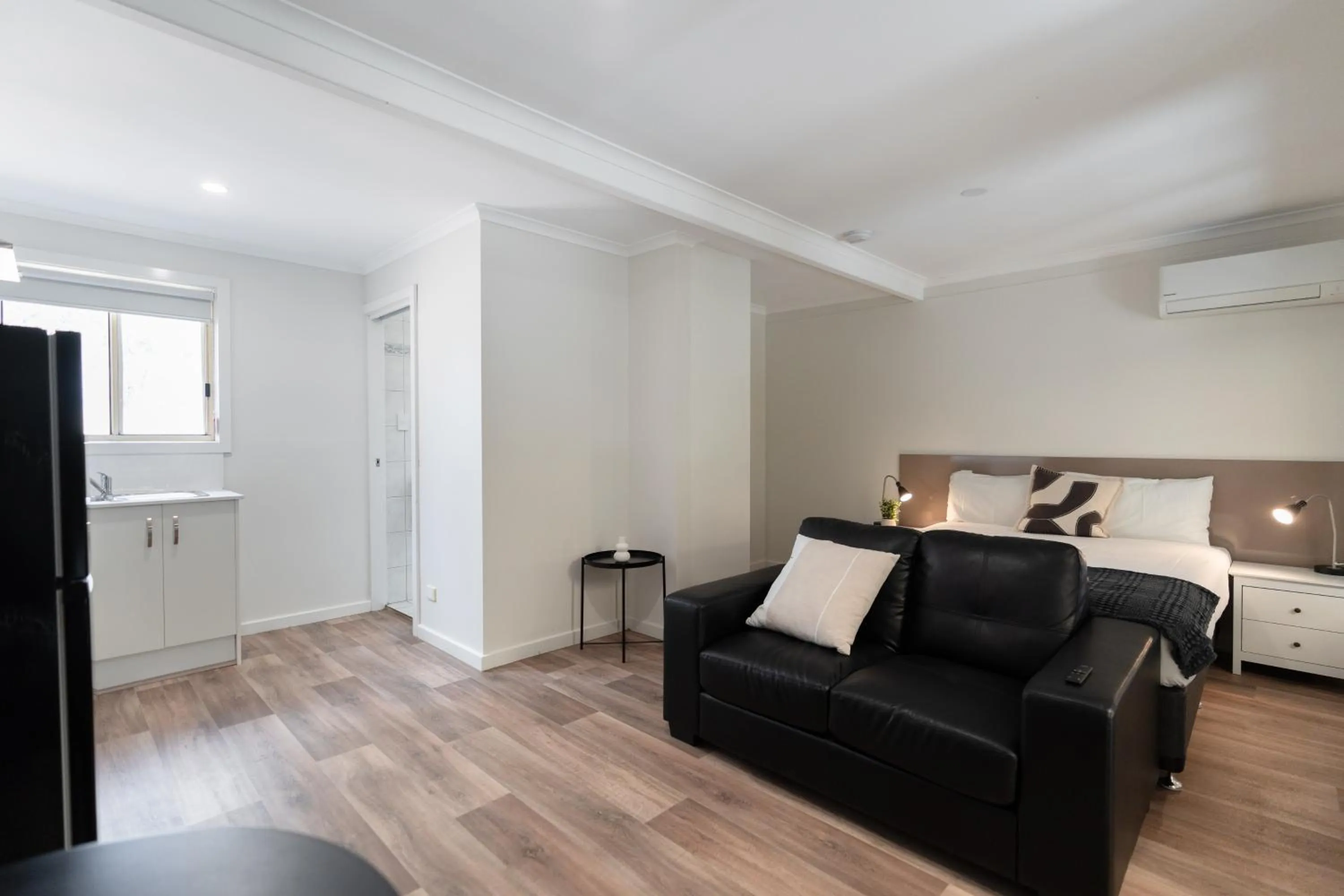 Bedroom, Bed in Highway 1 Holiday & Lifestyle Park