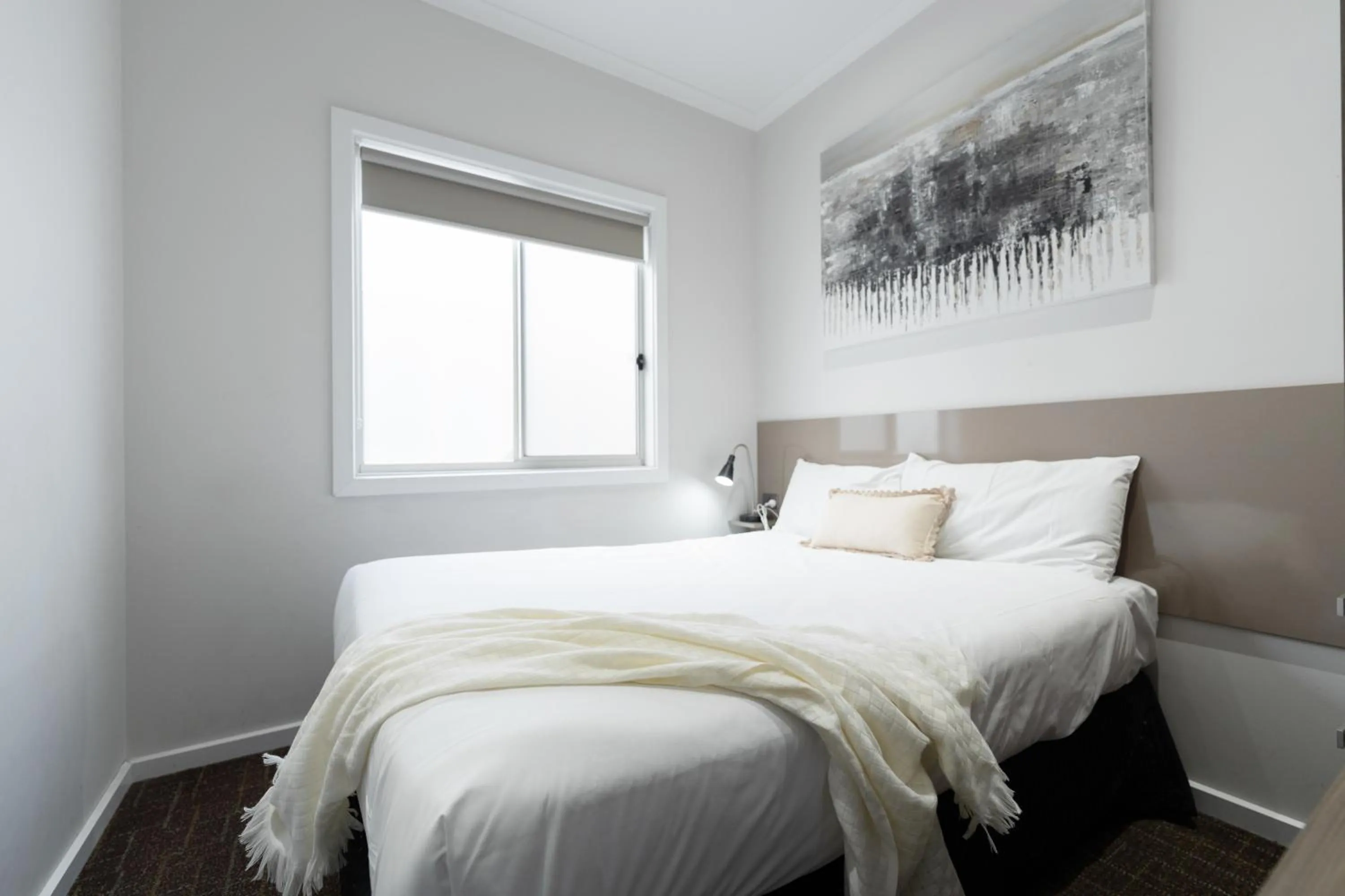 Bed in Highway 1 Holiday & Lifestyle Park