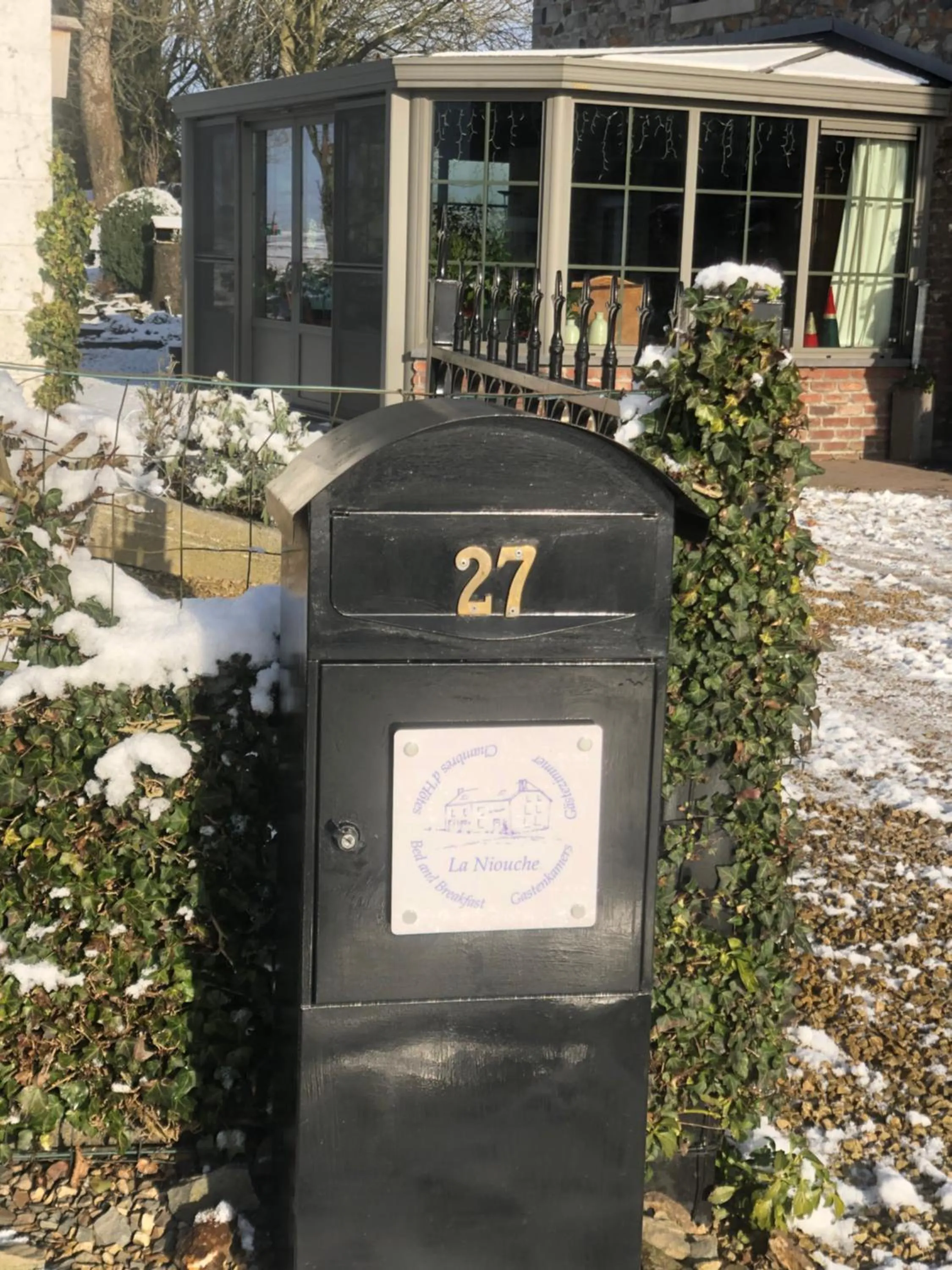 Facade/entrance in B&B La Niouche