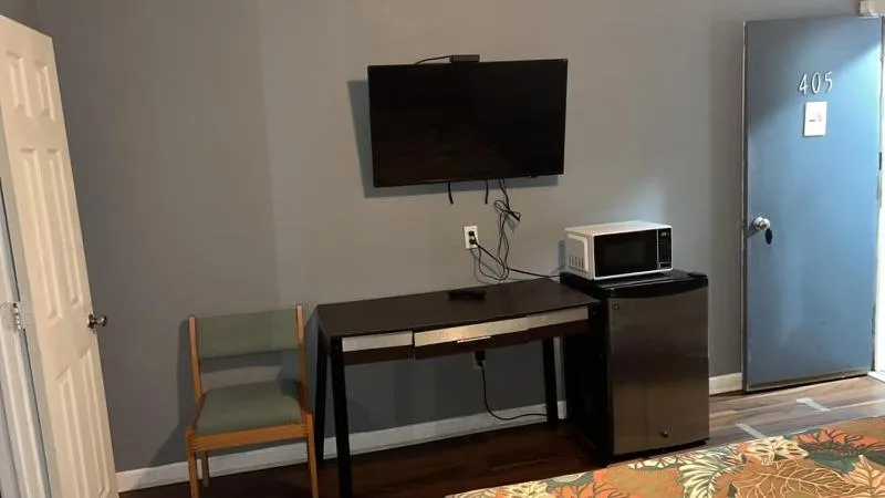 TV and multimedia in Bel Air Motor Lodge