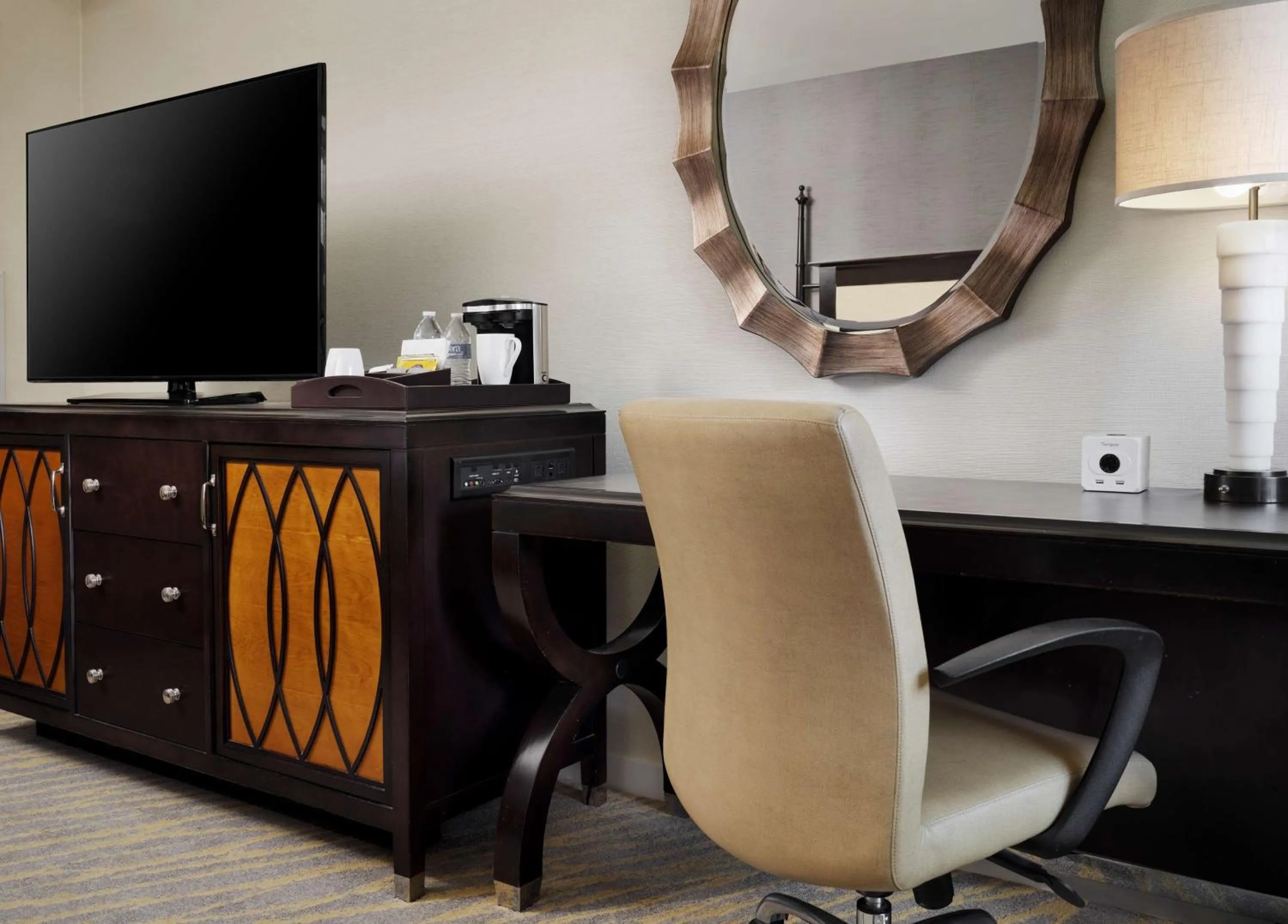 Bedroom in The Inn at Penn, A Hilton Hotel