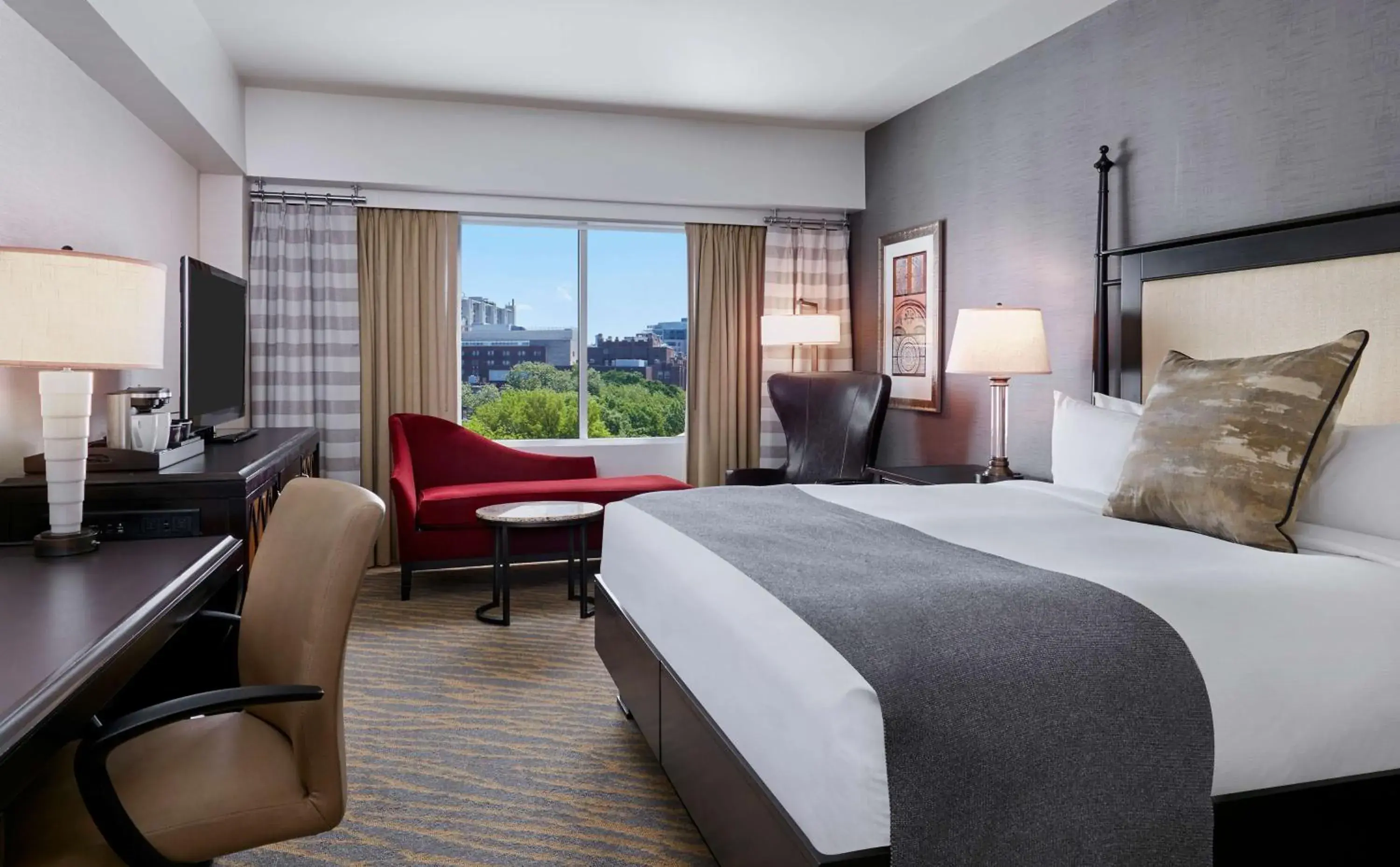 King Room in The Inn at Penn, A Hilton Hotel King Room in The Inn at Penn, A Hilton Hotel