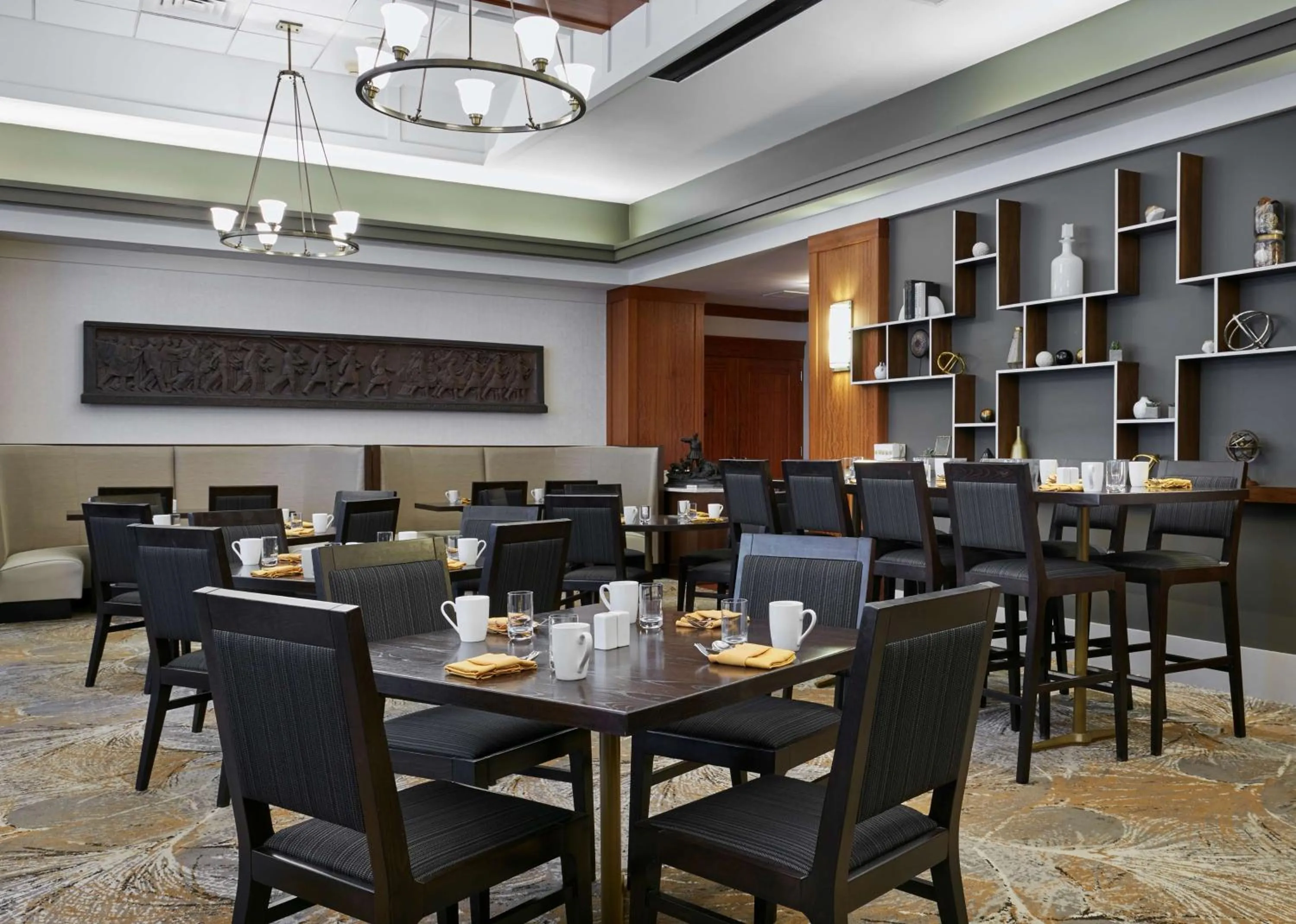 Restaurant/places to eat in The Inn at Penn, A Hilton Hotel