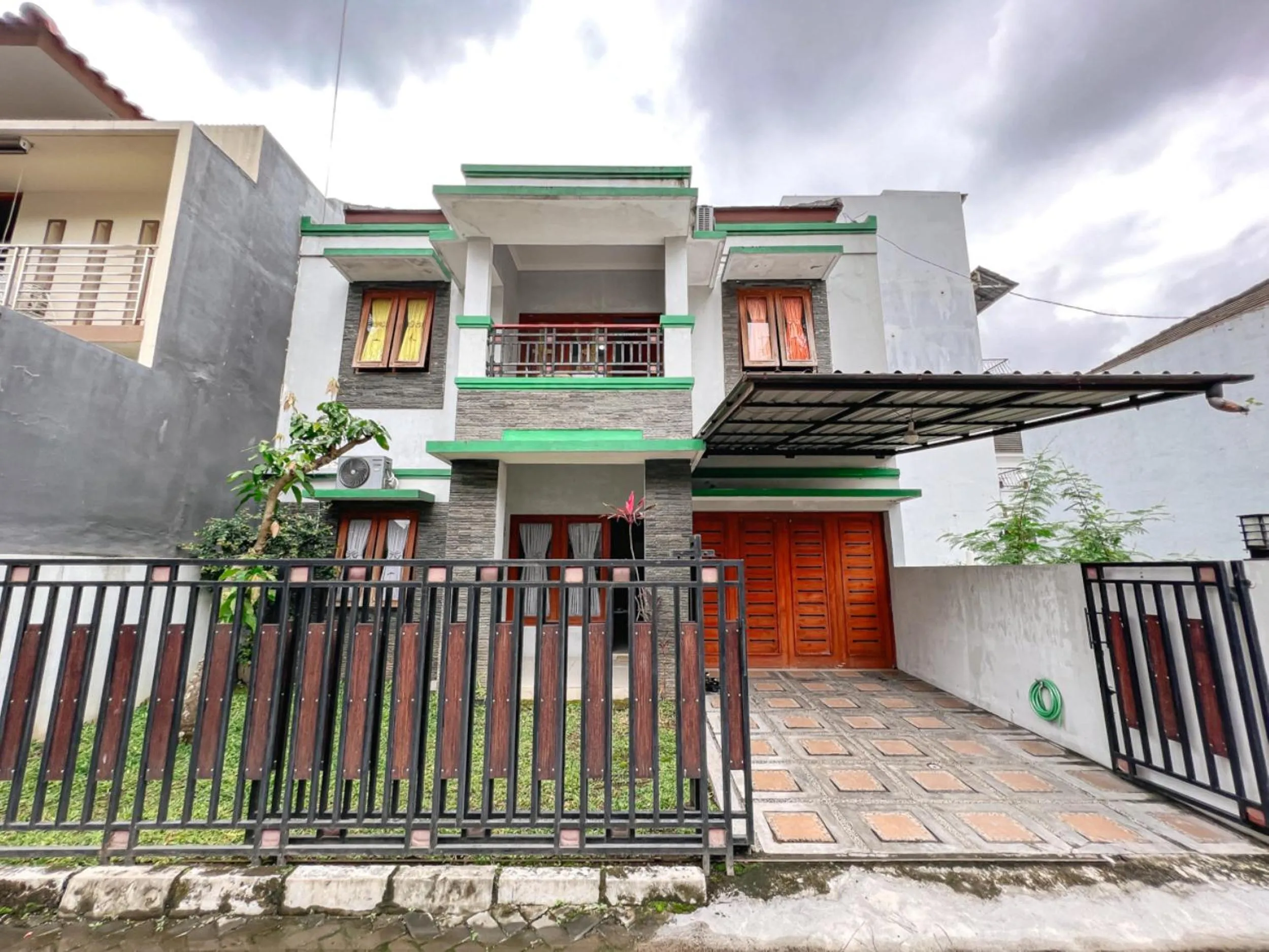 Property building in Homestay Simply Homy Jogja dekat Ambarukmo plaza
