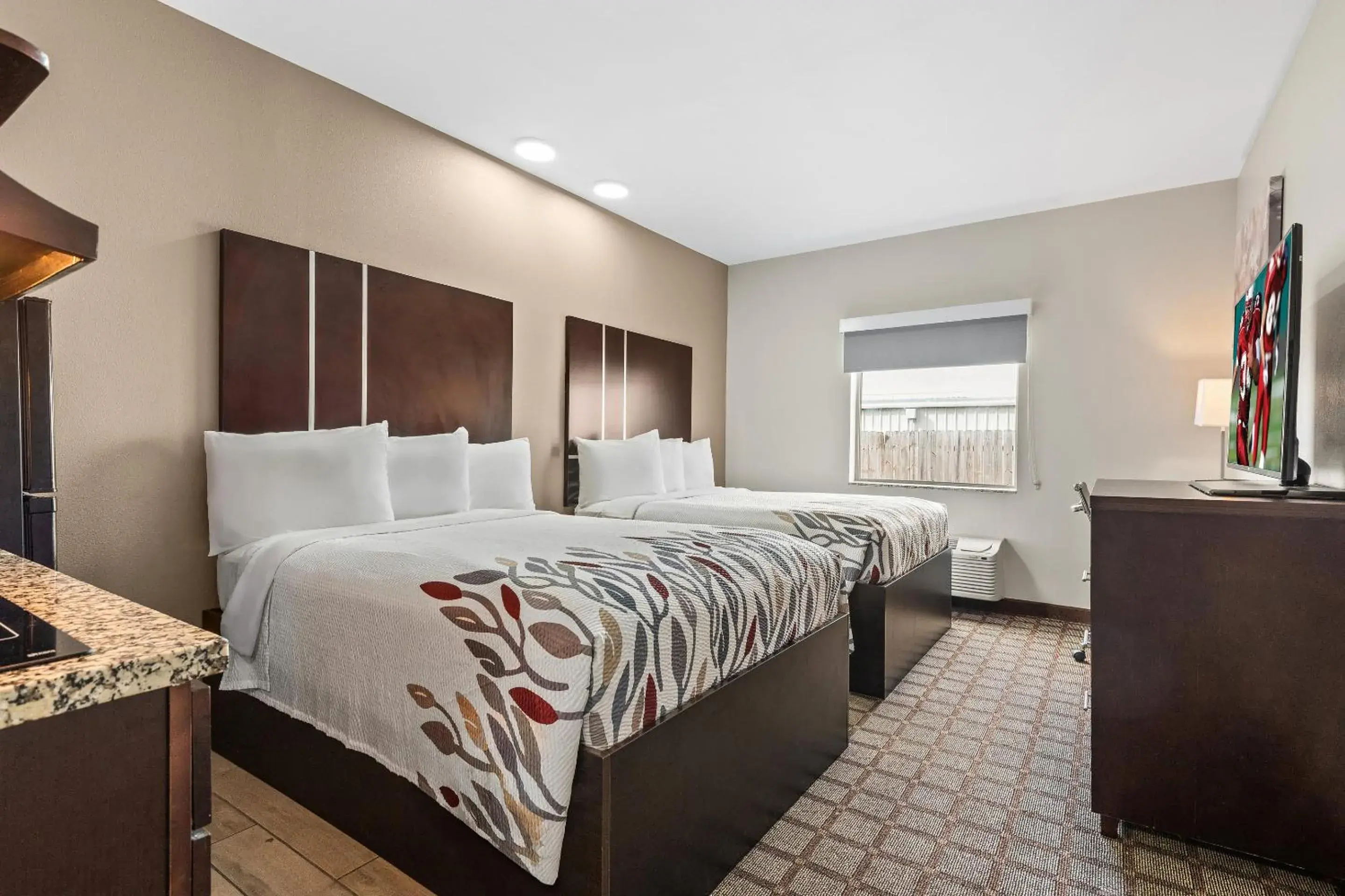 Superior Room with Two Double Beds with Kitchenette Non-Smoking in Red Roof Inn Baton Rouge Superior Room with Two Double Beds with Kitchenette Non-Smoking in Red Roof Inn Baton Rouge