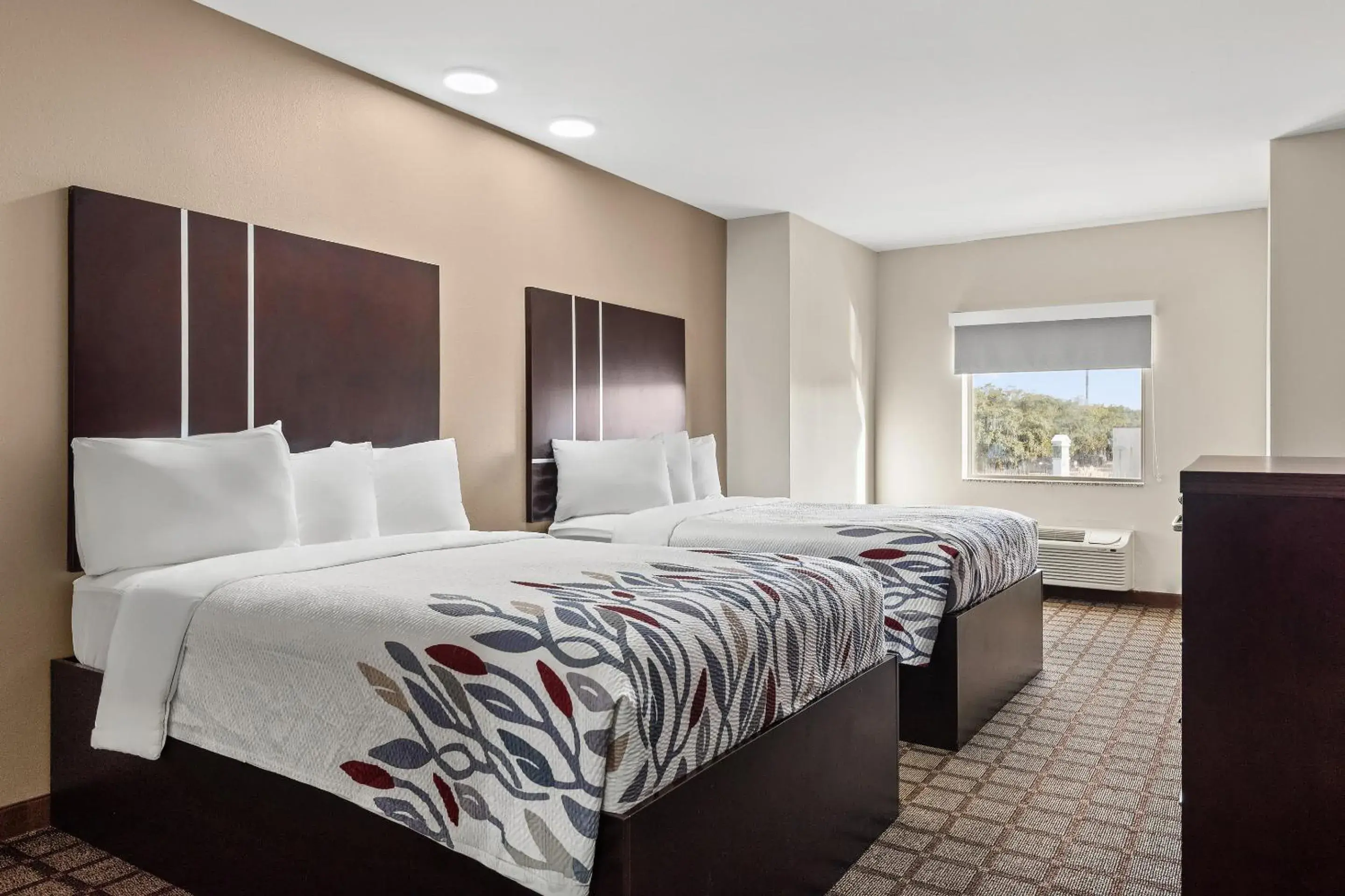 Superior Room with Two Double Beds Non-Smoking in Red Roof Inn Baton Rouge Superior Room with Two Double Beds Non-Smoking in Red Roof Inn Baton Rouge