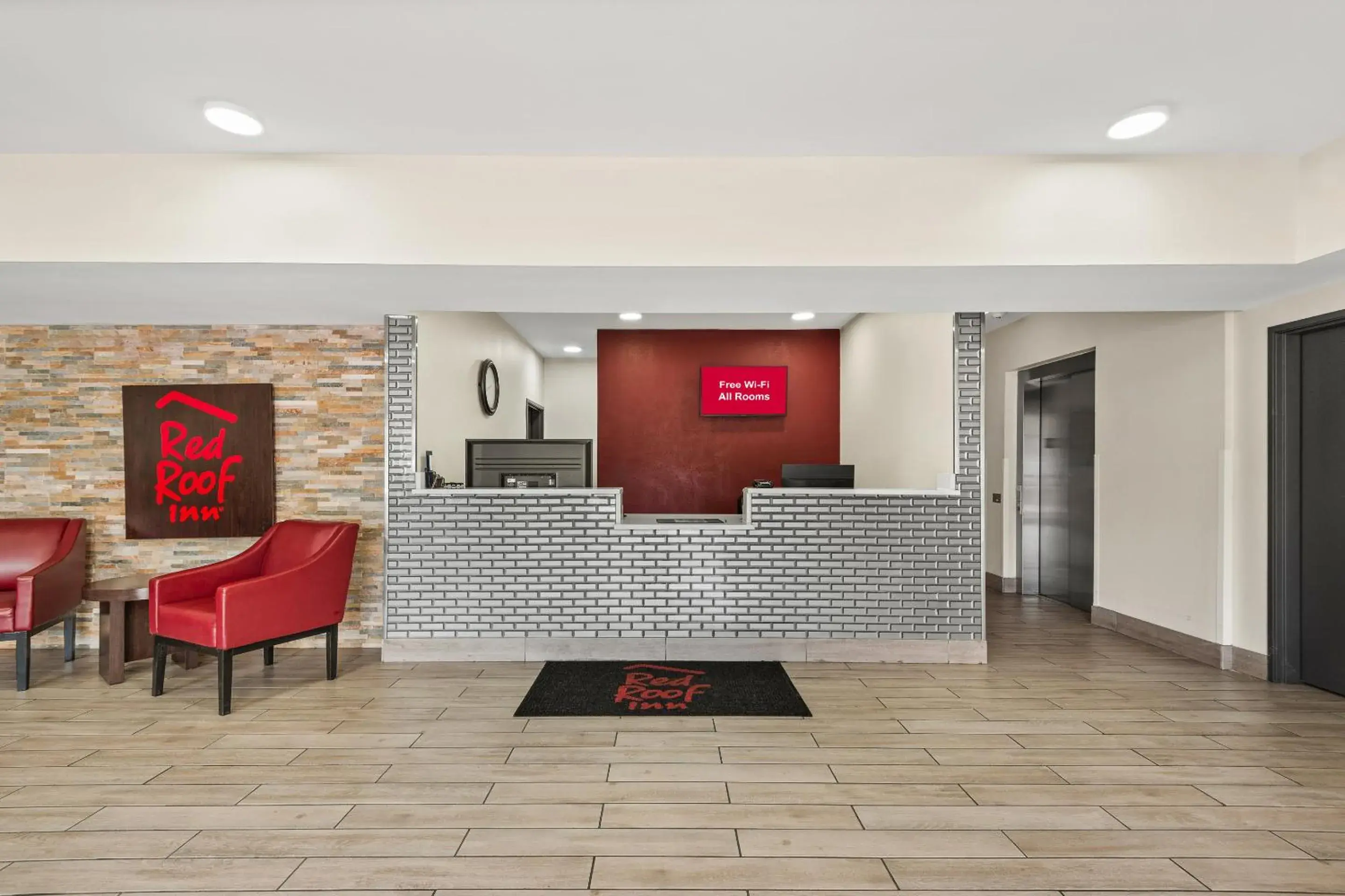 Lobby or reception in Red Roof Inn Baton Rouge Lobby or reception in Red Roof Inn Baton Rouge