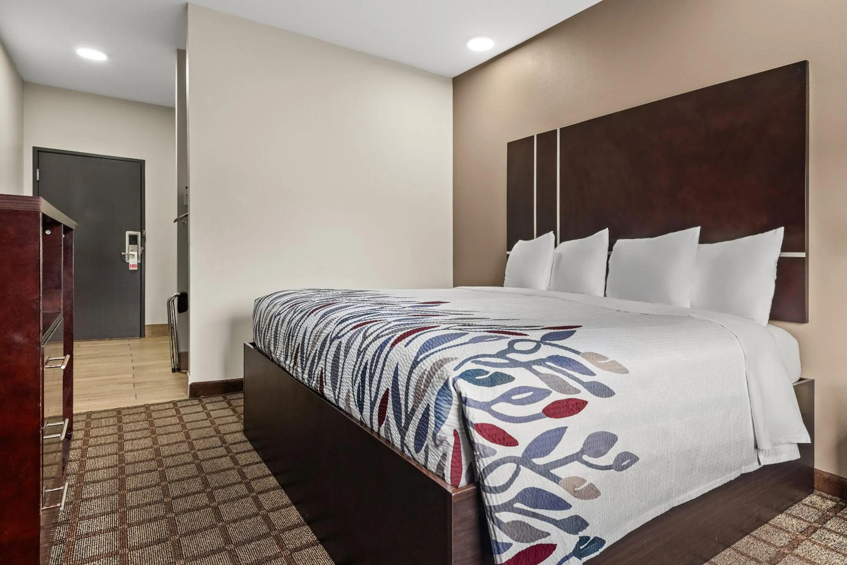 Bedroom, Bed in Red Roof Inn Baton Rouge