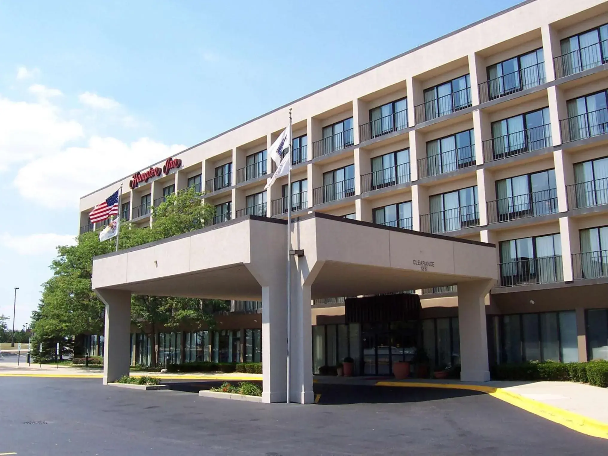 Property building in Hampton Inn Chicago-Gurnee Property building in Hampton Inn Chicago-Gurnee