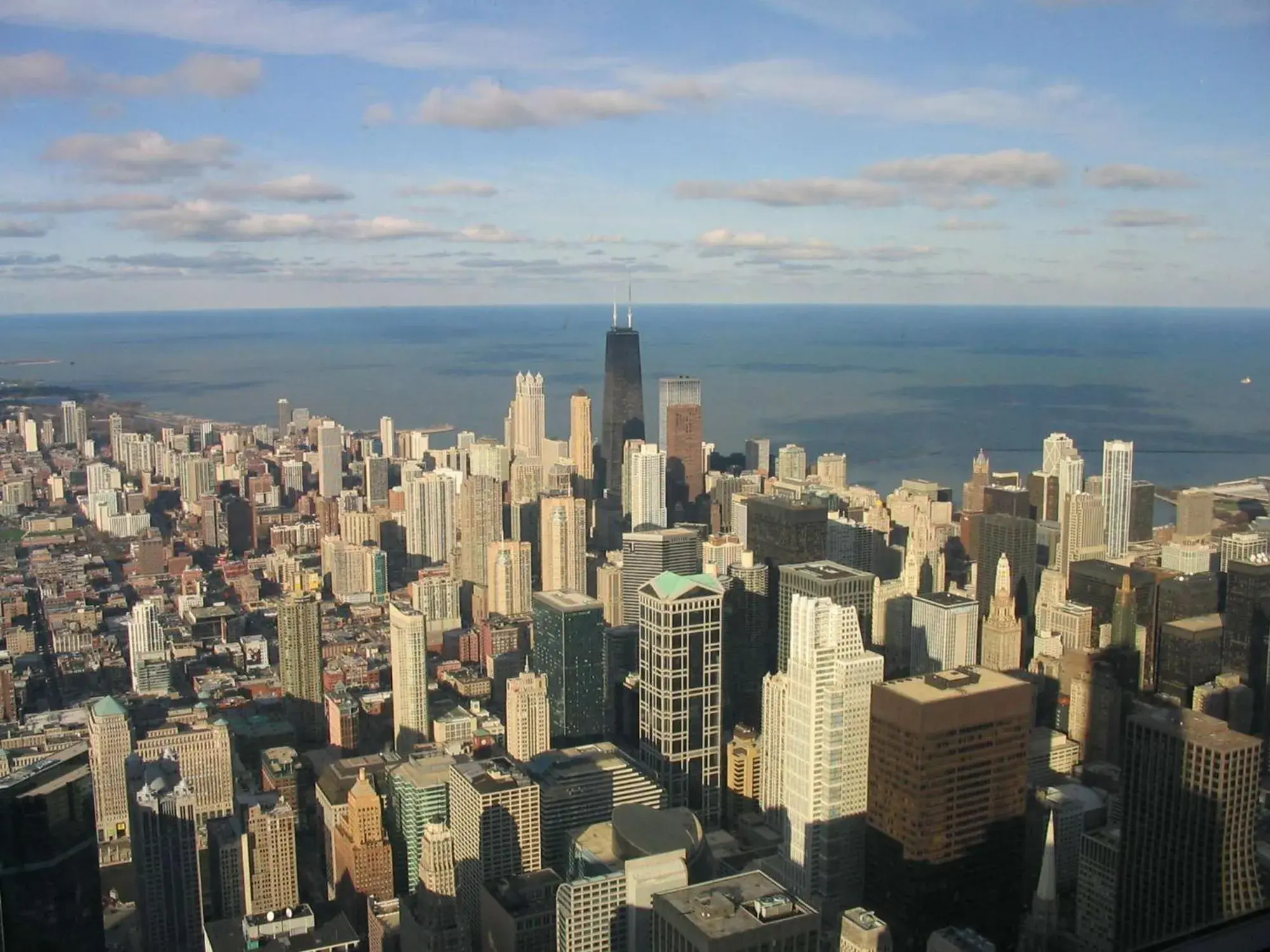 Property building in Hampton Inn Chicago-Gurnee Property building in Hampton Inn Chicago-Gurnee