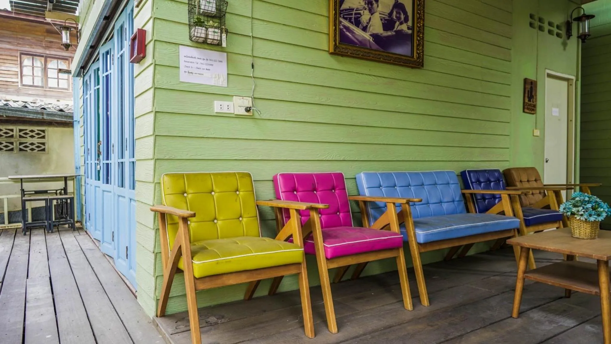 Seating area in RoomQuest Amphawa Floating Market