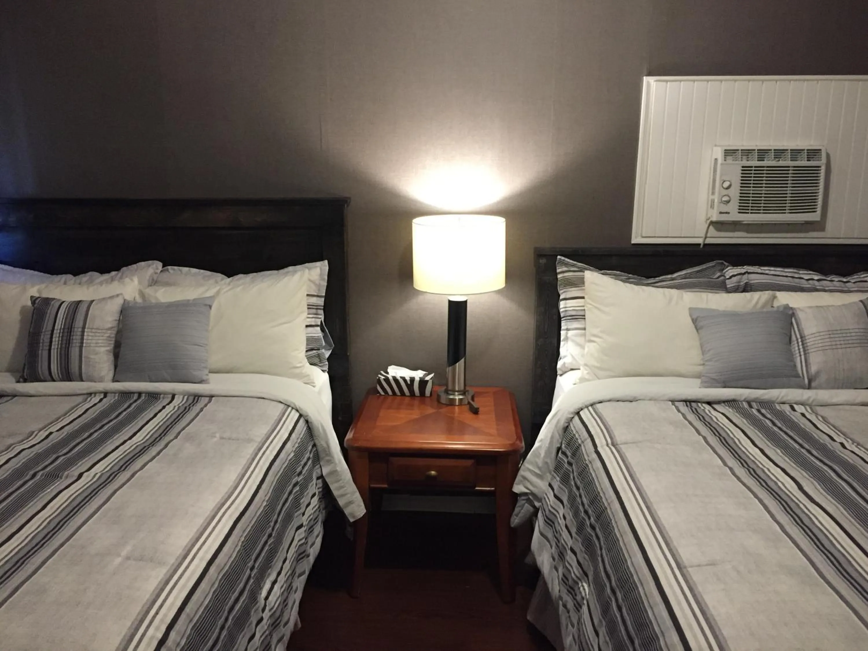 Bed in Greenside Motel