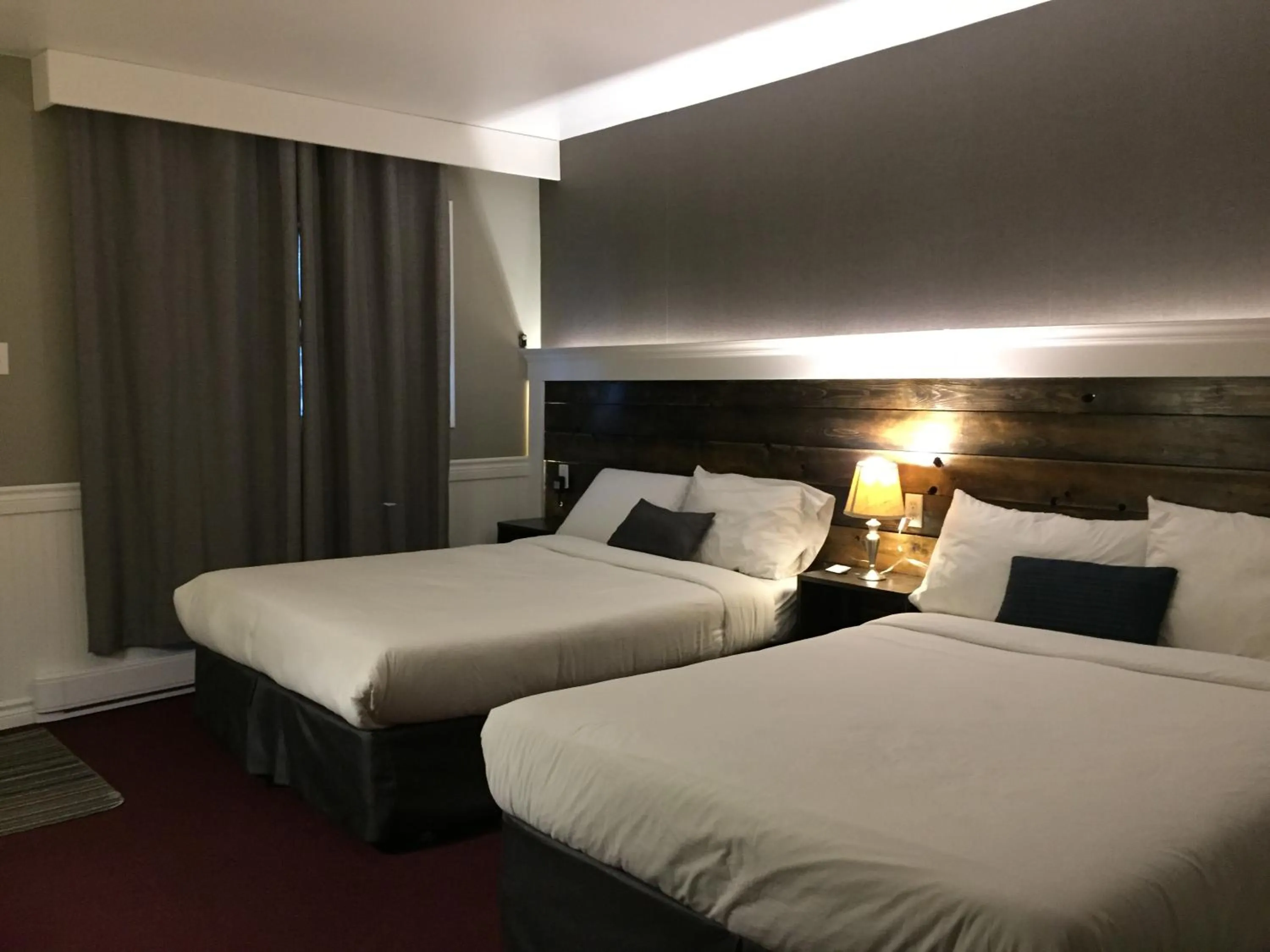 Bedroom, Bed in Greenside Motel