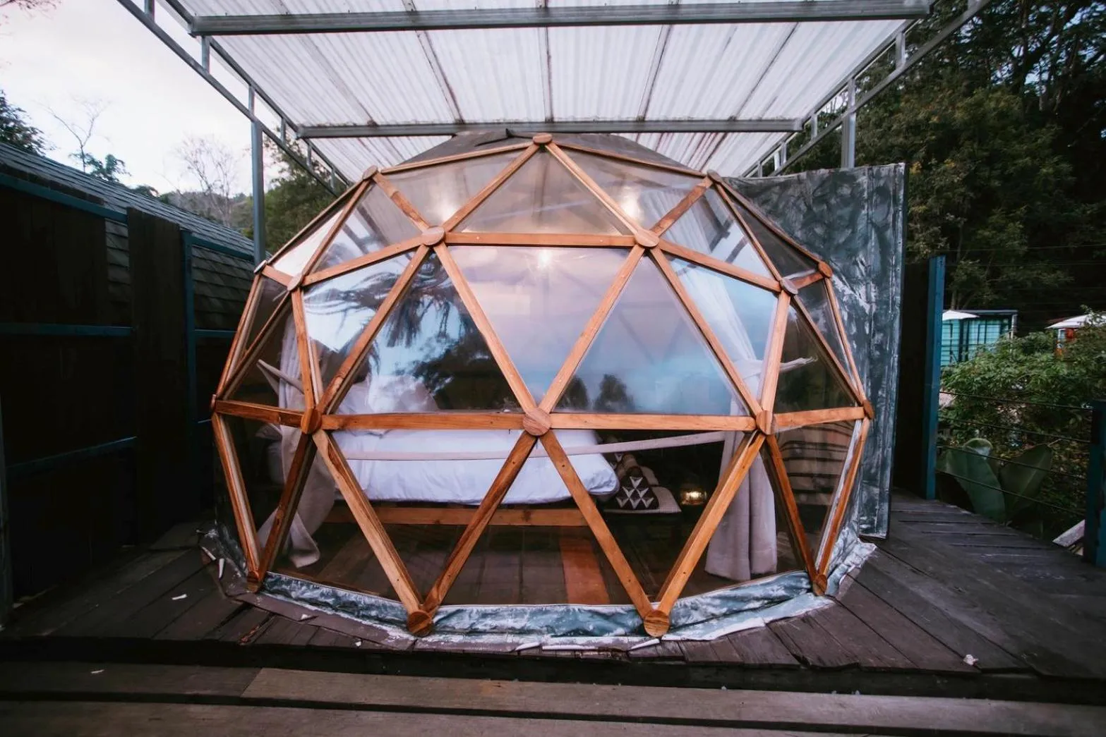 Photo of the whole room in Voraman Hut