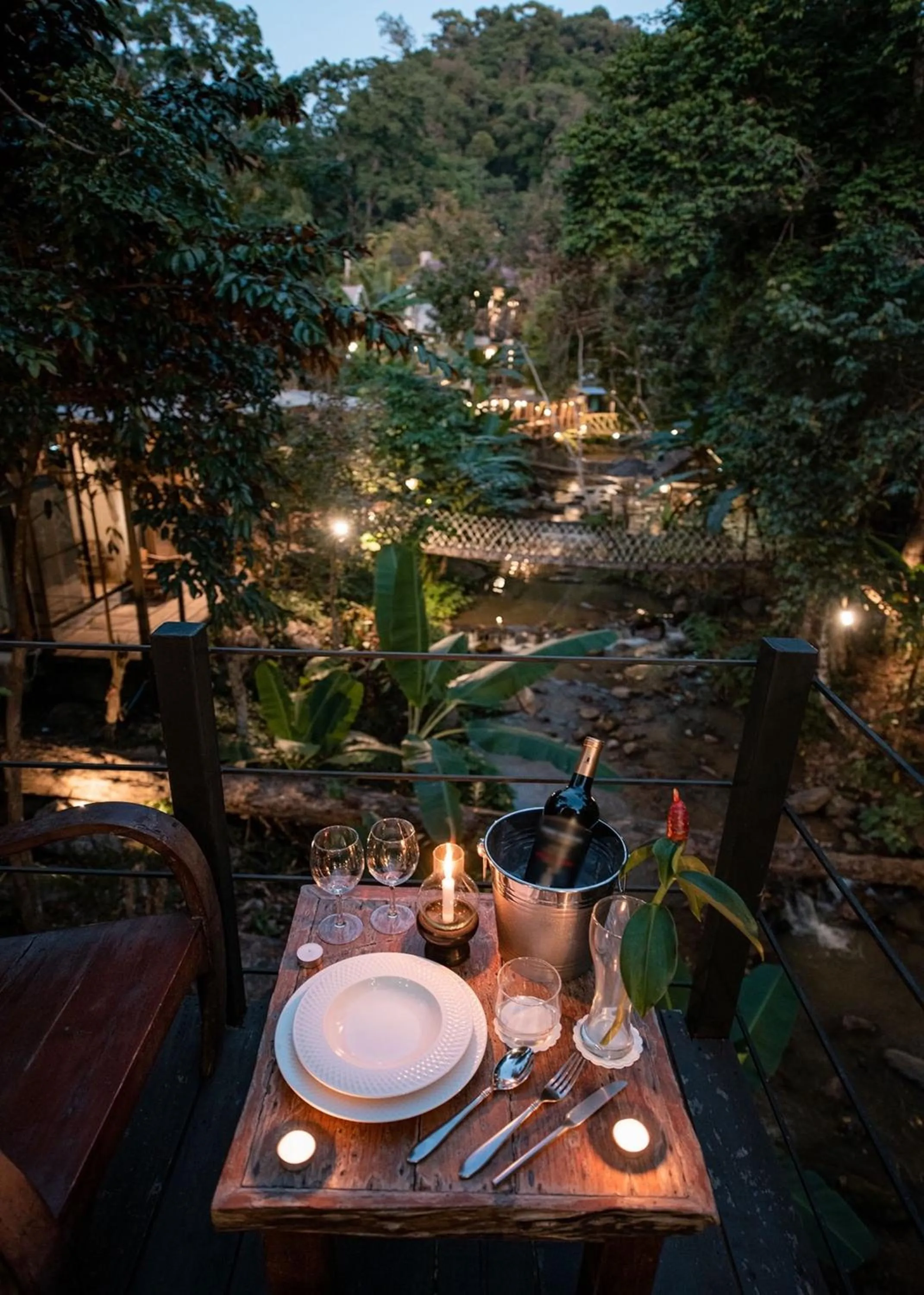 Dining area in Voraman Hut