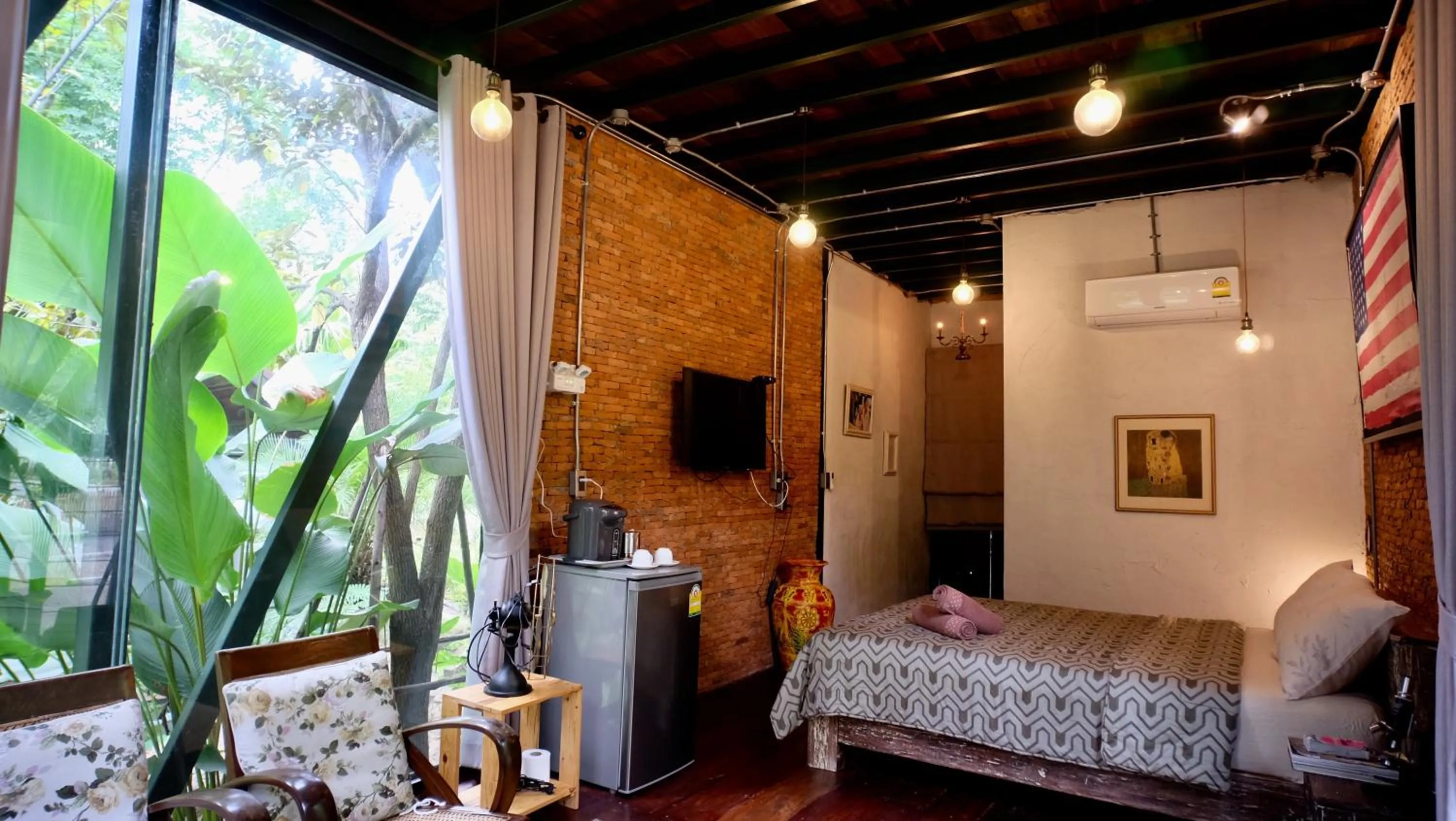 Bedroom, Bed in Voraman Hut