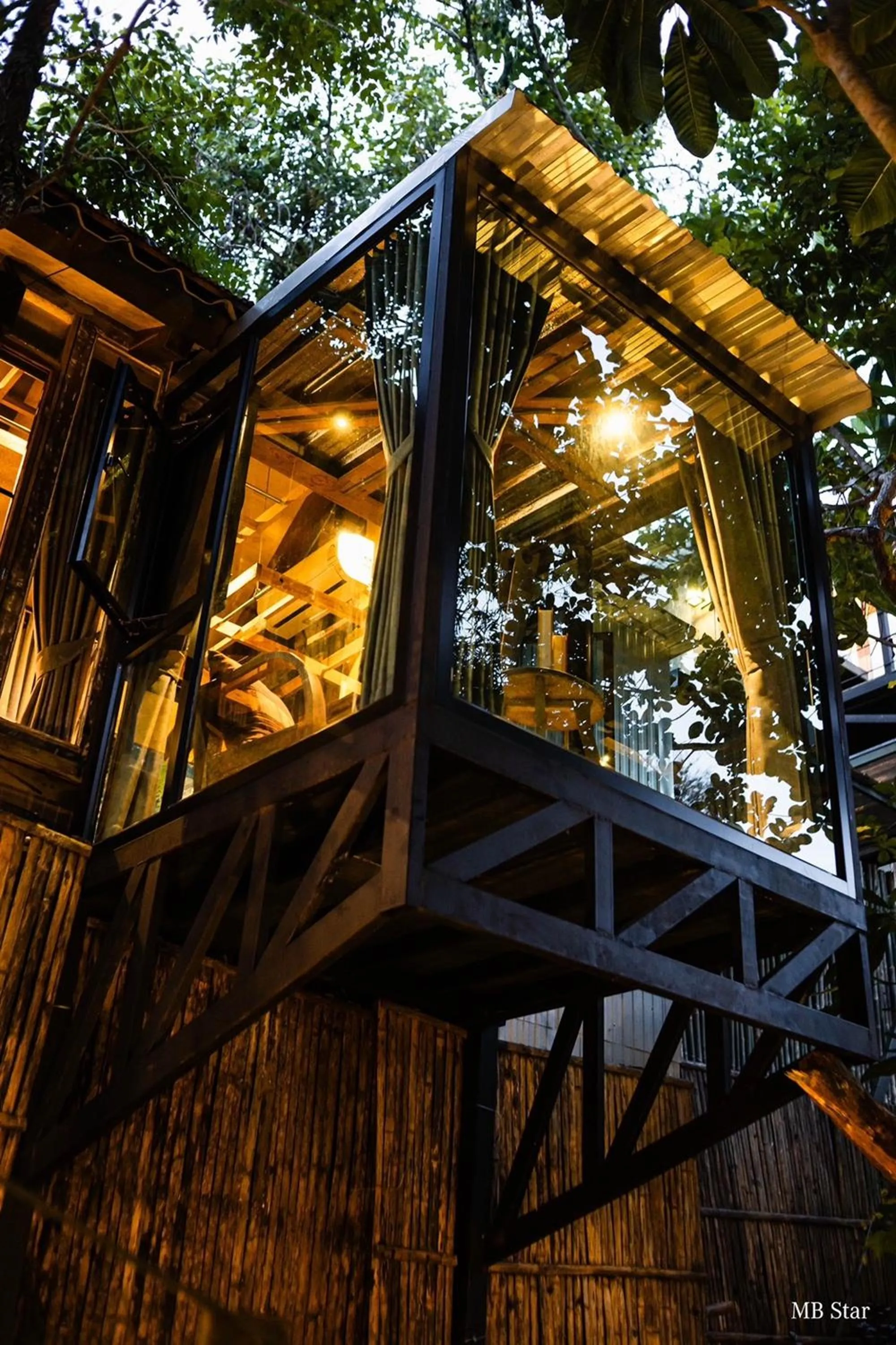 Property building in Voraman Hut