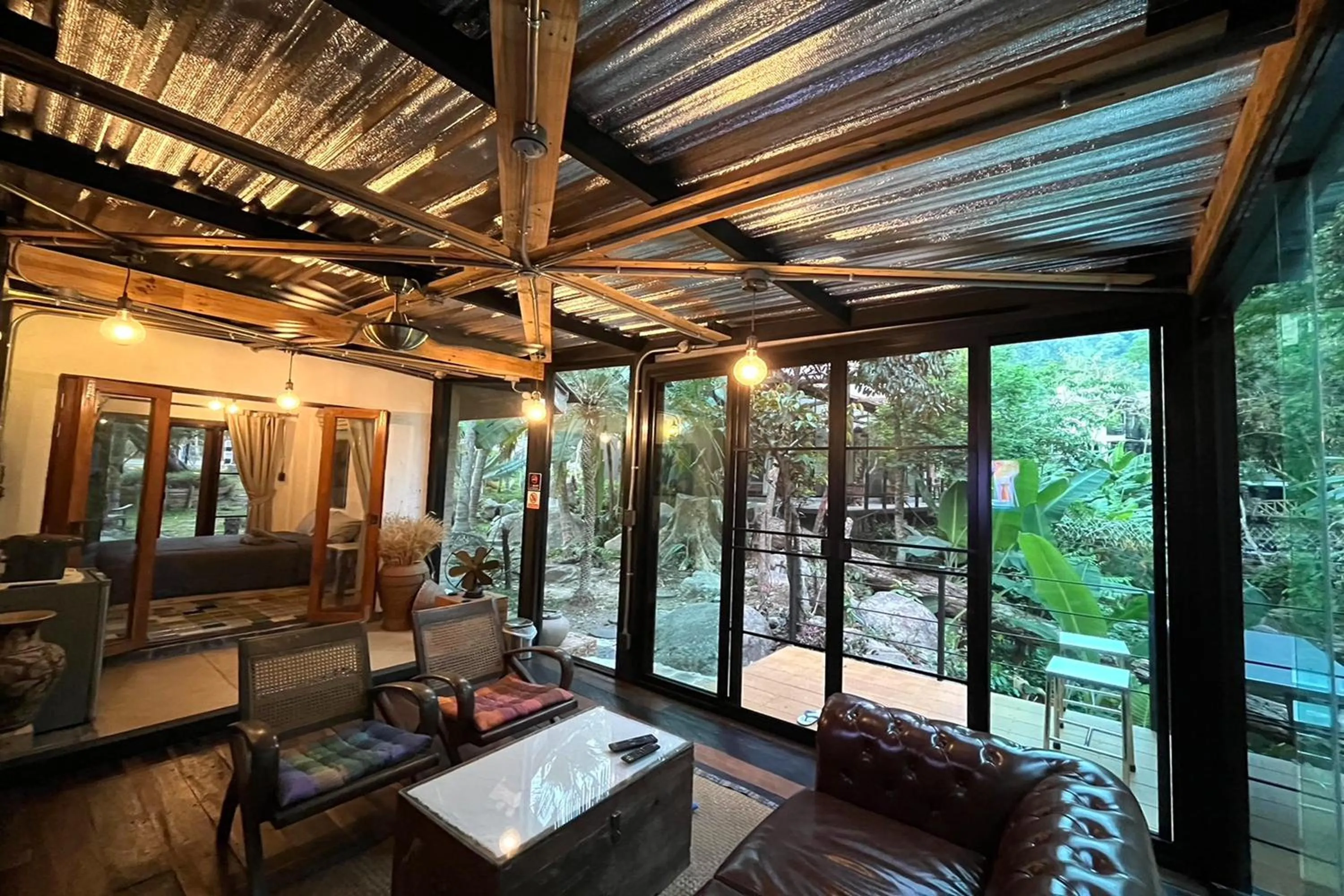 Living room in Voraman Hut