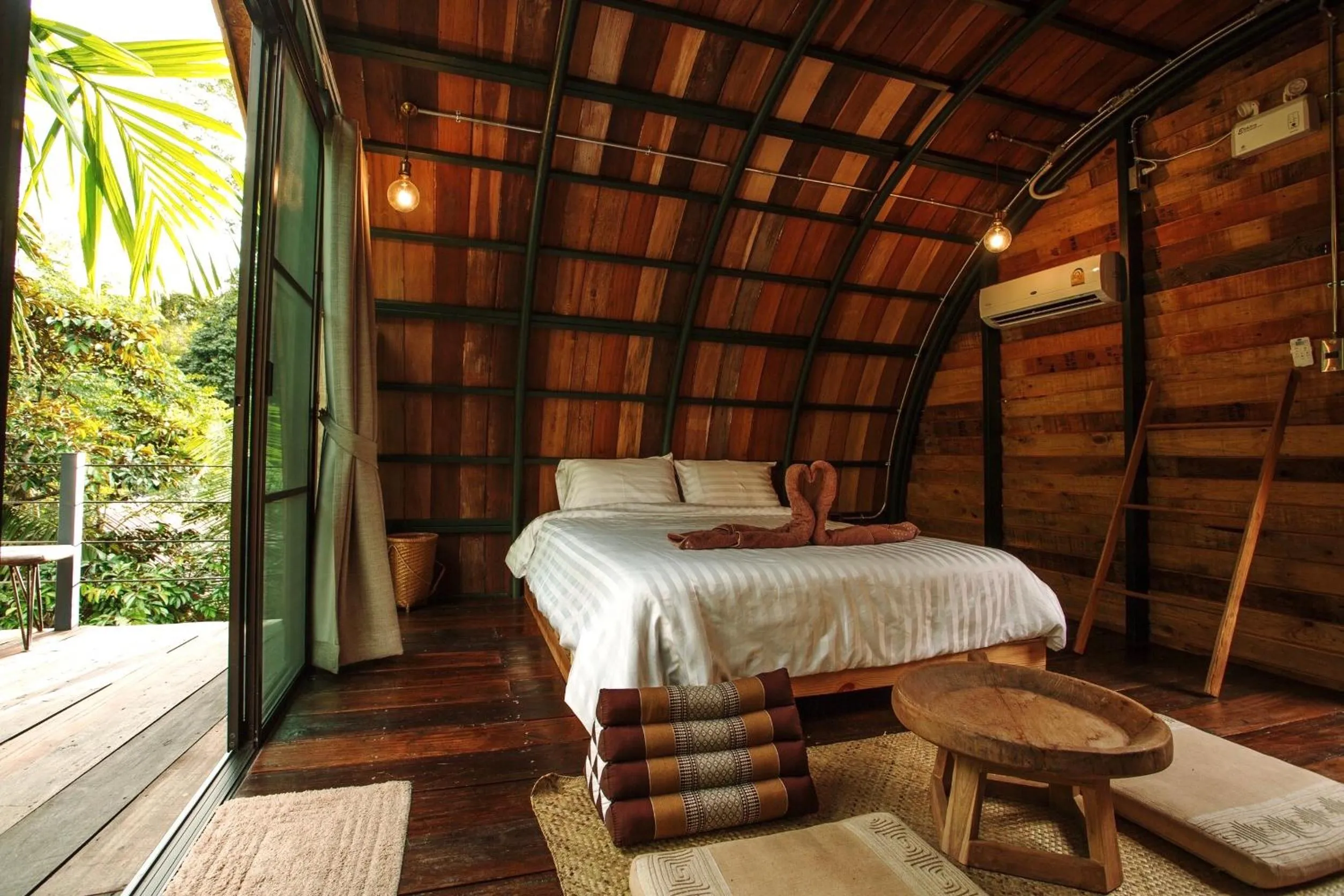 Bedroom, Bed in Voraman Hut