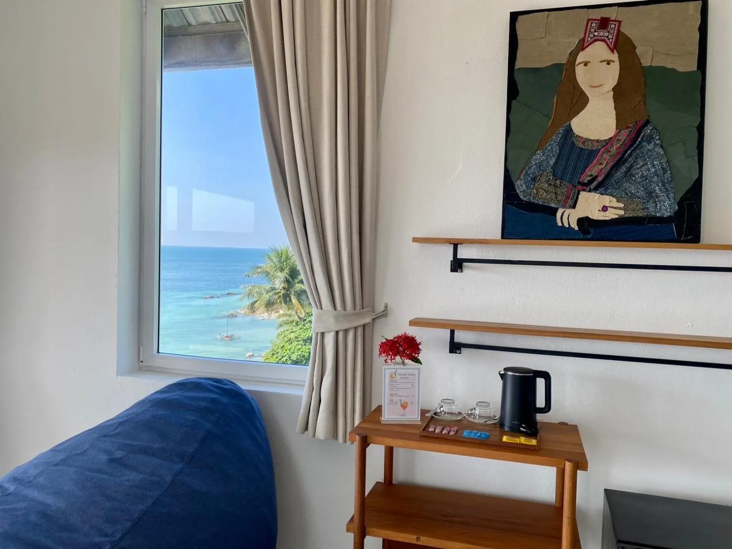 Bed in Baan Jai Dee Beach Front Hotel