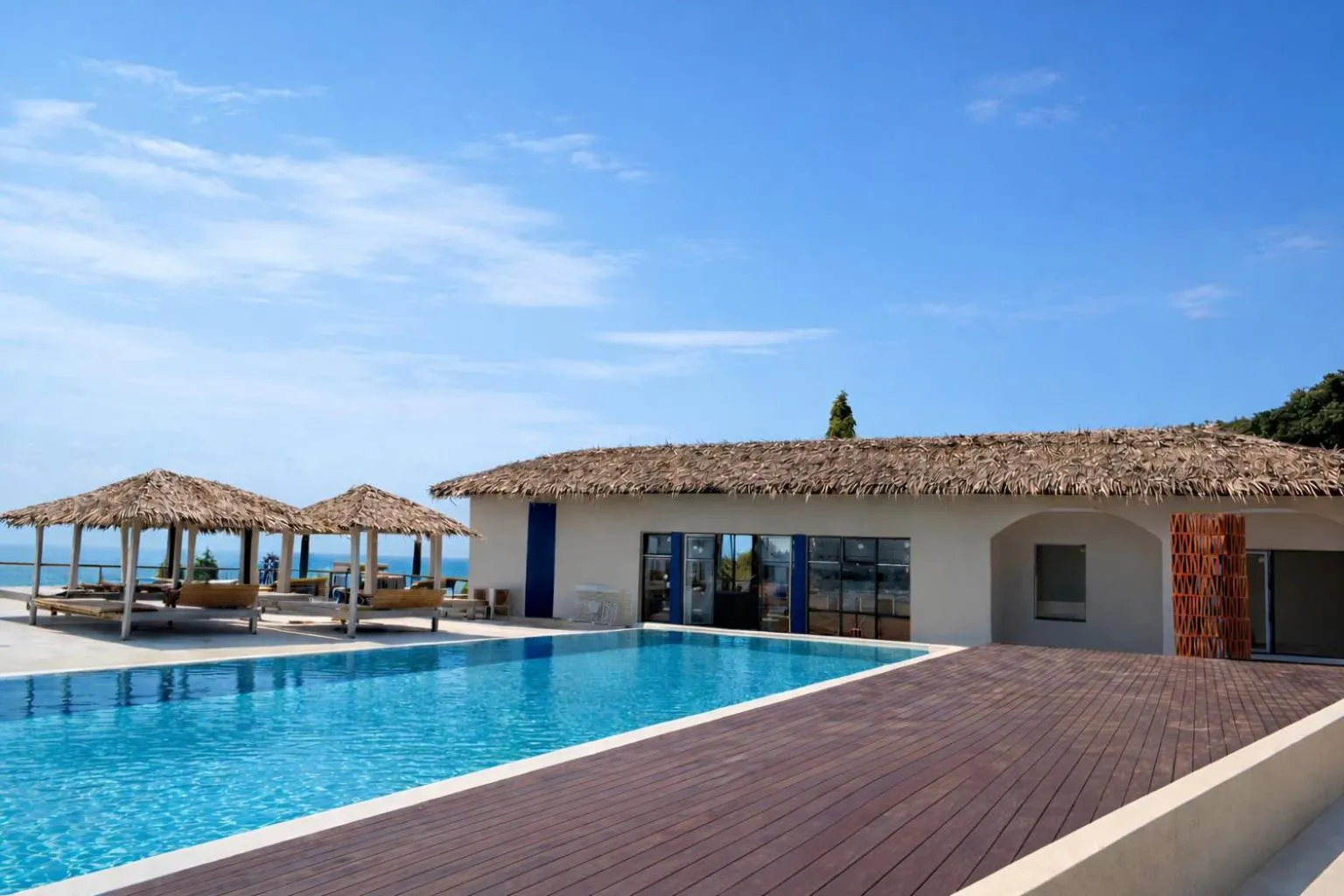 Swimming pool in Baan Jai Dee Beach Front Hotel