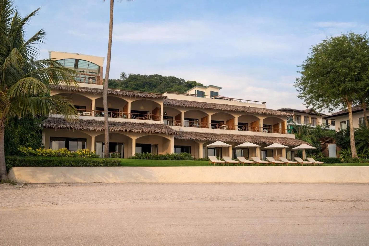 Property building in Baan Jai Dee Beach Front Hotel