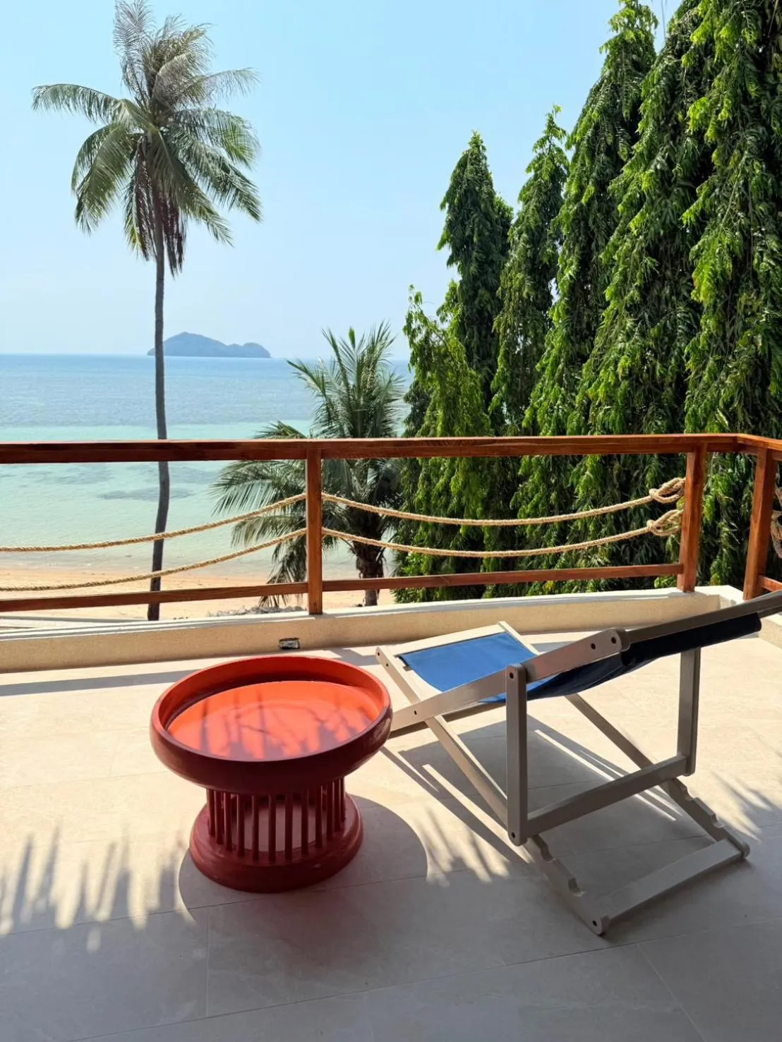 Balcony/Terrace in Baan Jai Dee Beach Front Hotel