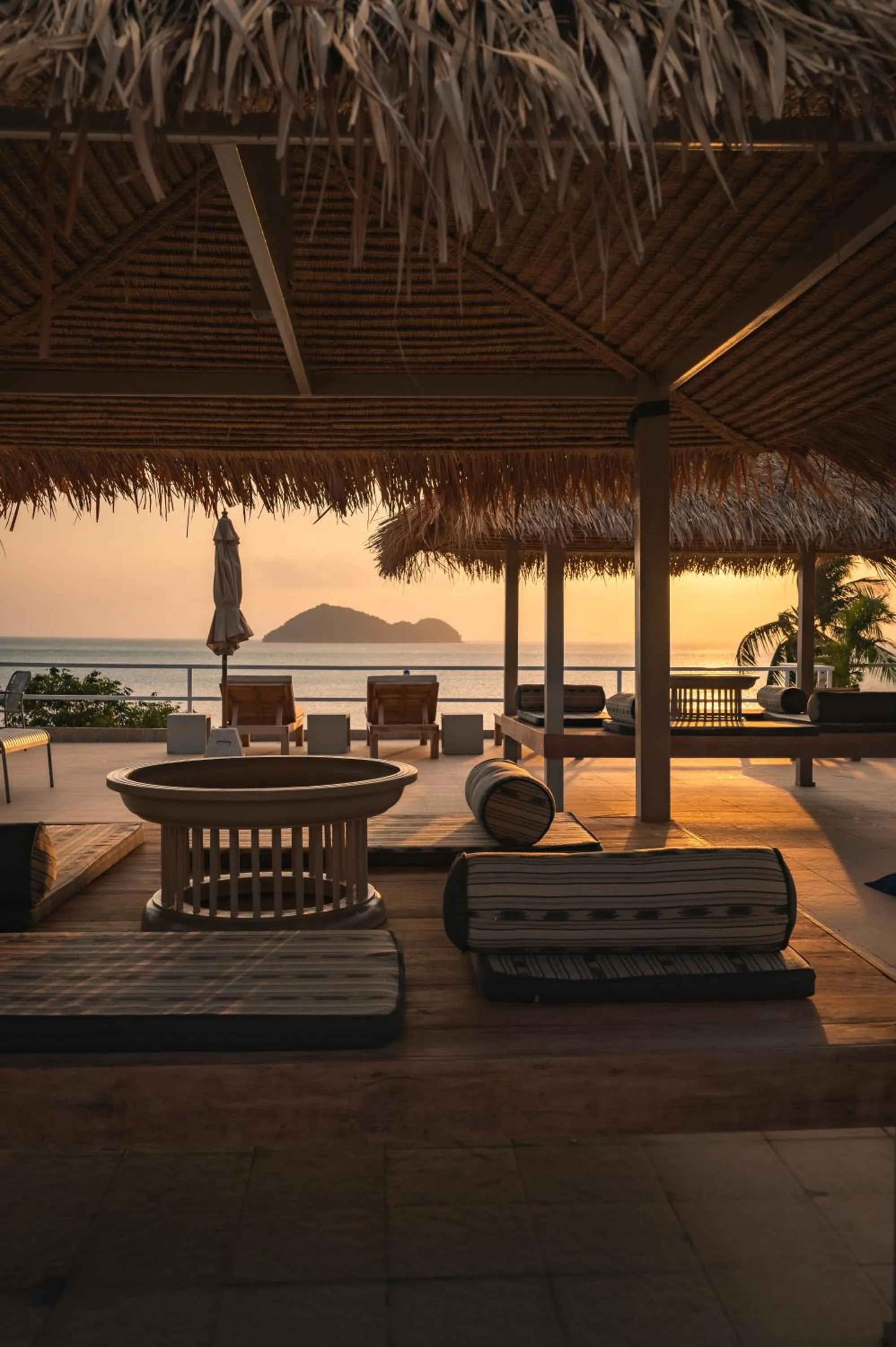 Property building in Baan Jai Dee Beach Front Hotel