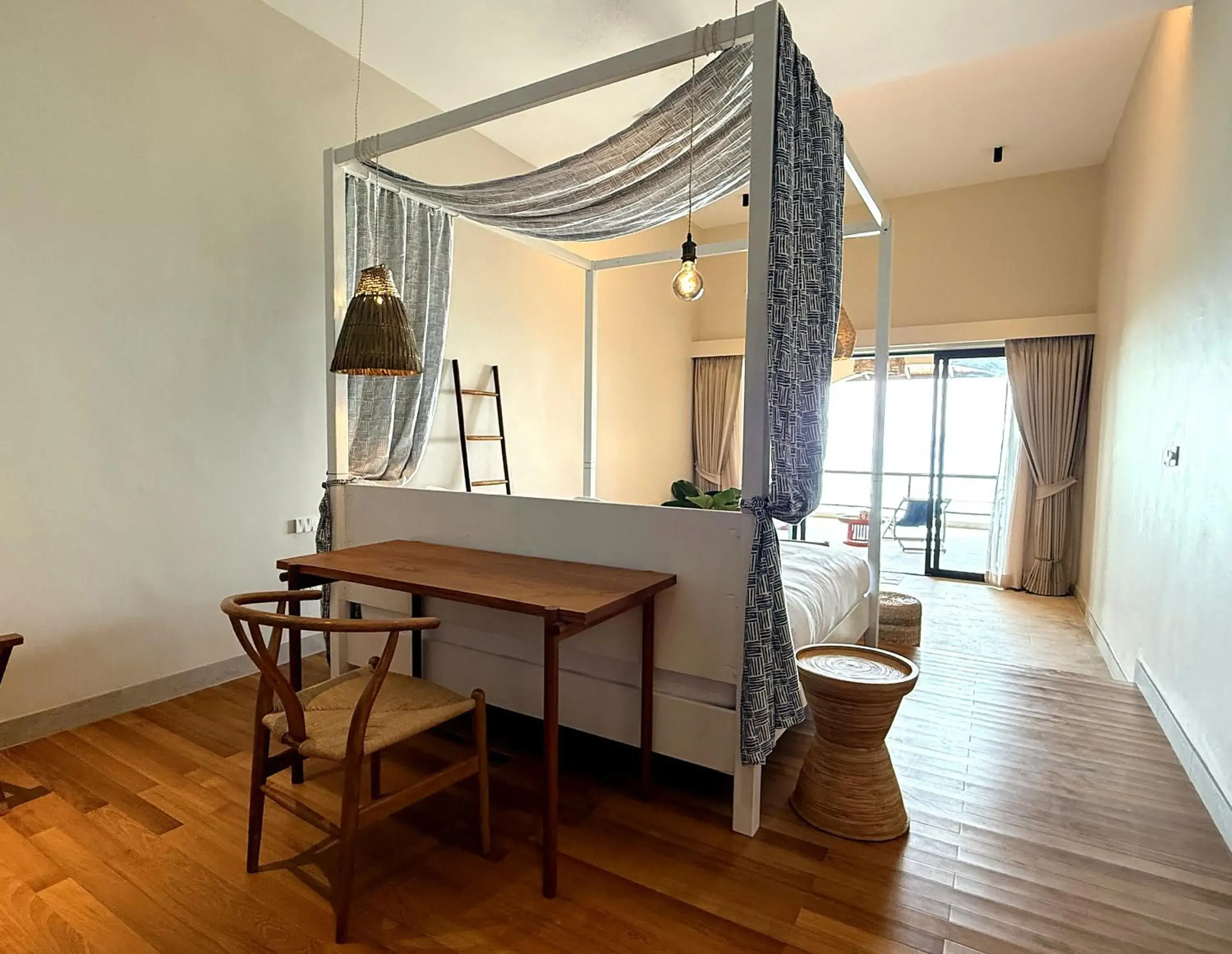Deluxe Beach Front with Patio in Baan Jai Dee Beach Front Hotel Deluxe Beach Front with Patio in Baan Jai Dee Beach Front Hotel