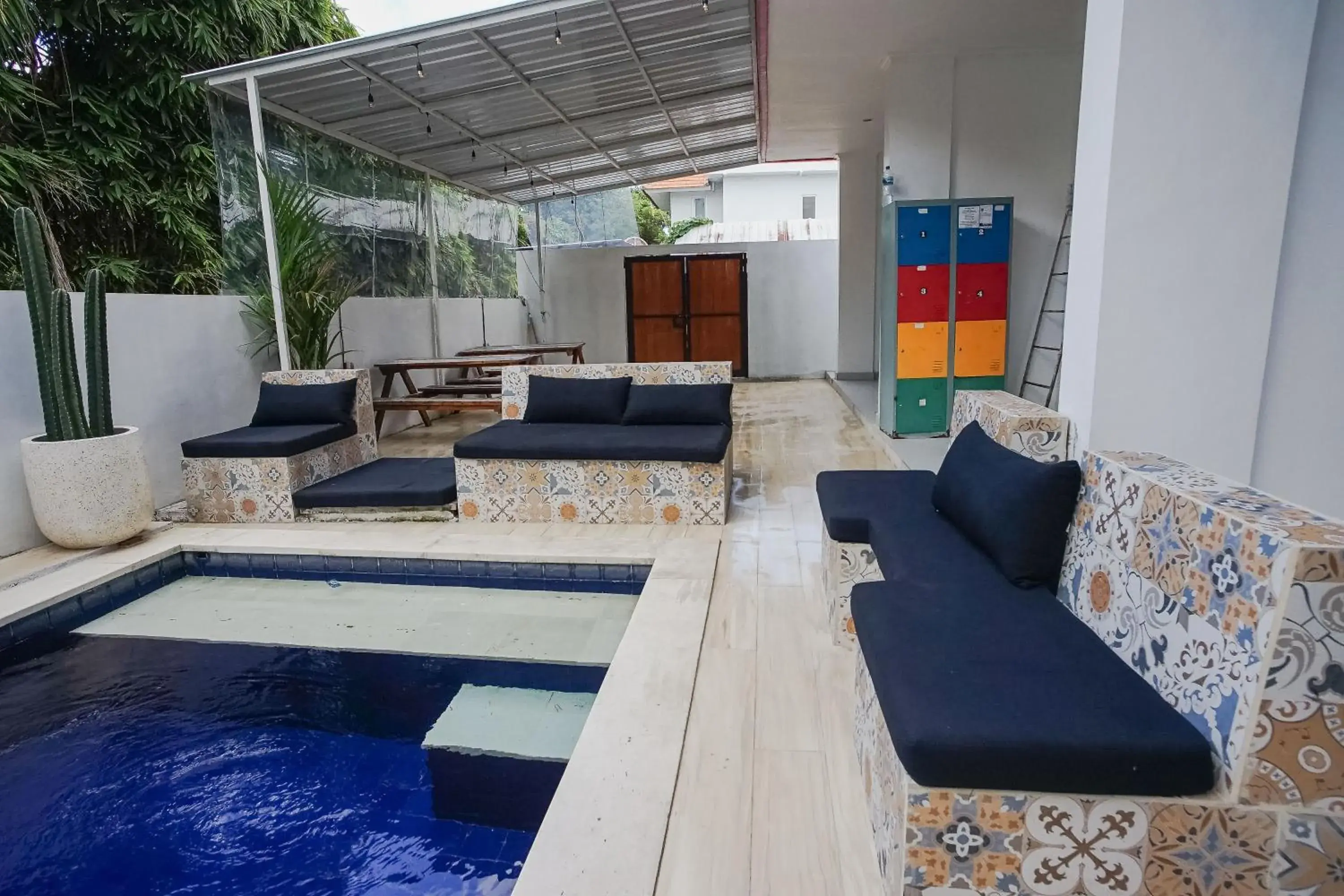 Swimming pool in Margarita Surf Hostel Canggu Swimming pool in Margarita Surf Hostel Canggu