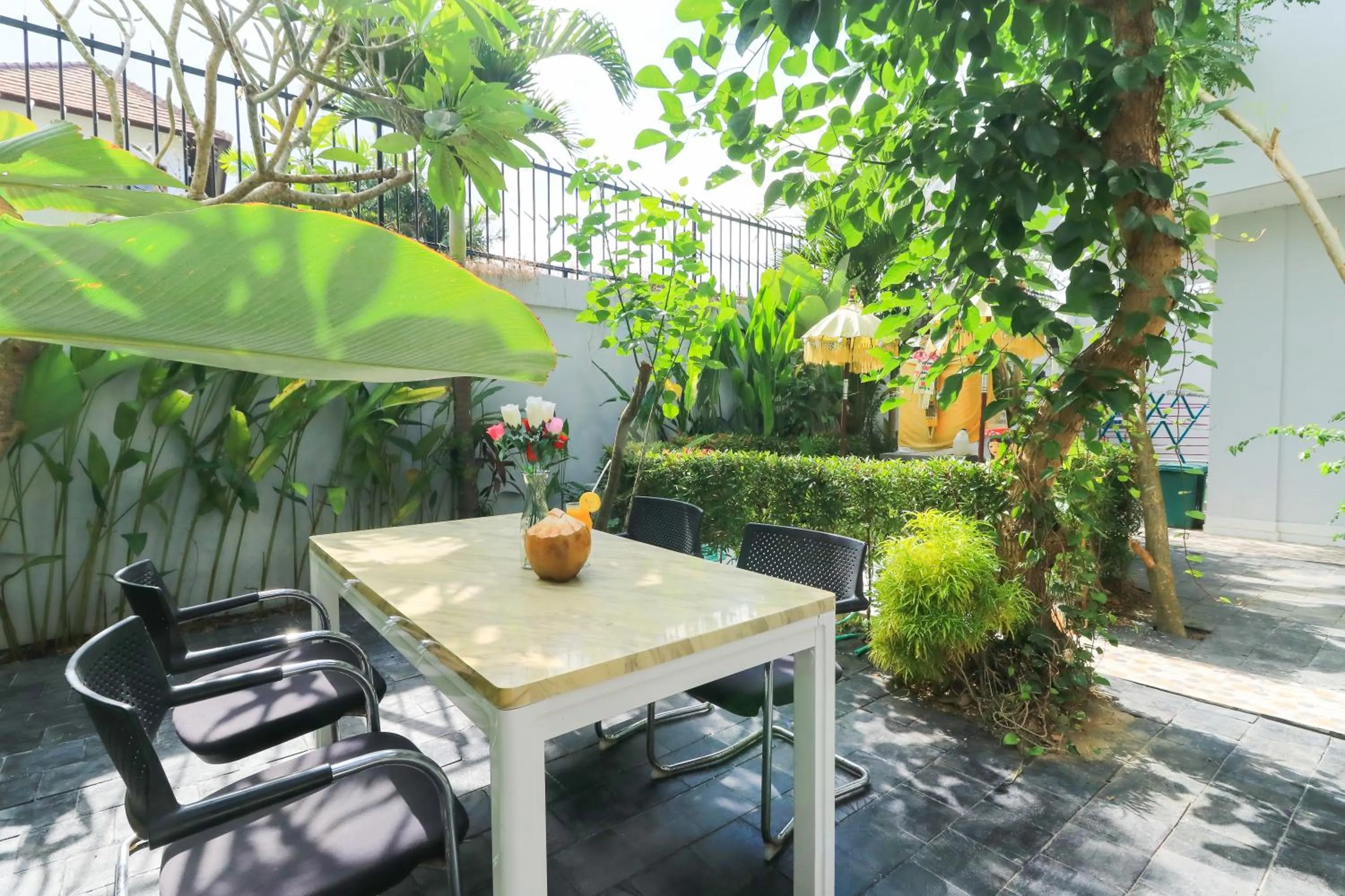 Seating area in Margarita Surf Hostel Canggu
