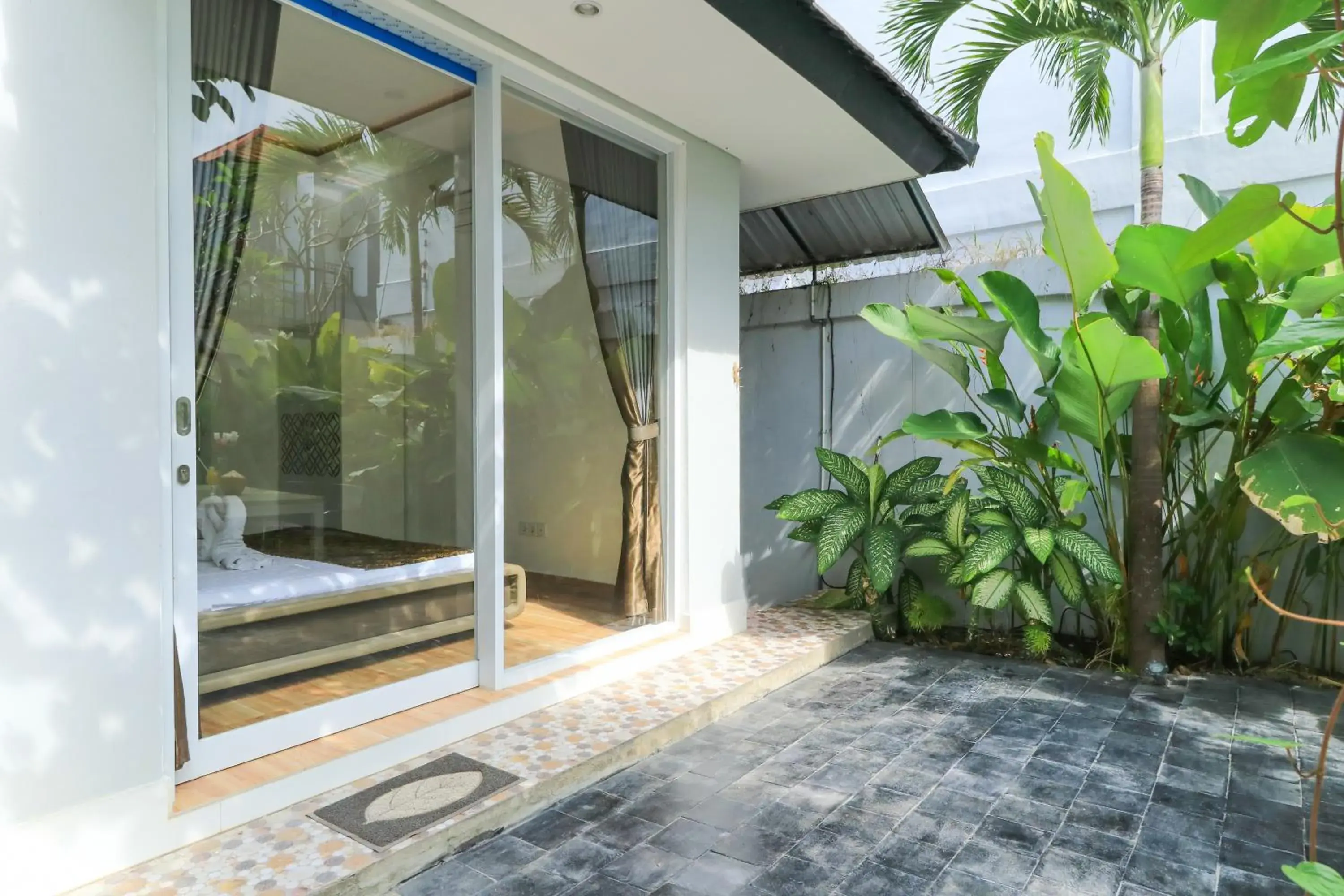 Facade/entrance in Margarita Surf Hostel Canggu Facade/entrance in Margarita Surf Hostel Canggu