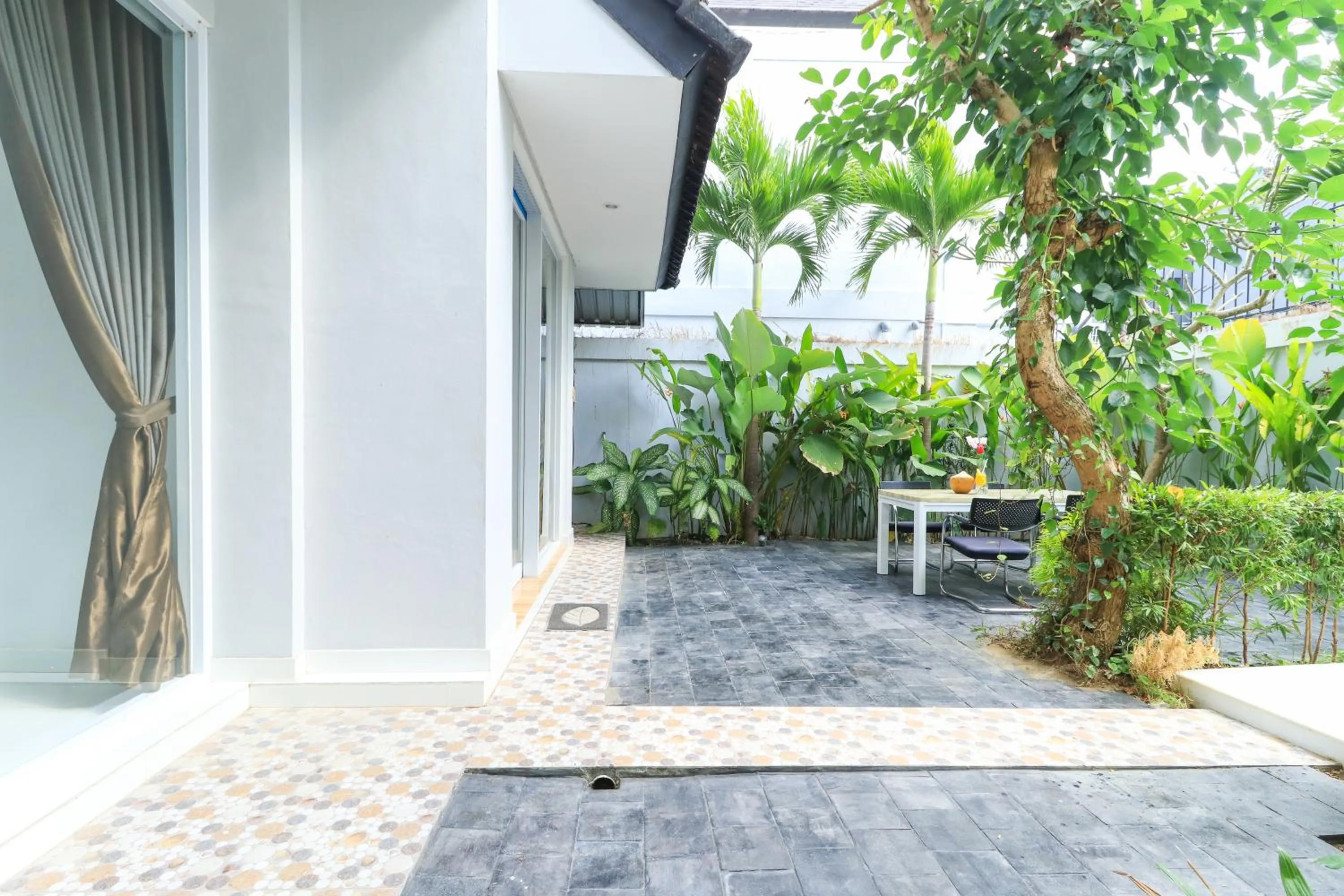 Garden in Margarita Surf Hostel Canggu