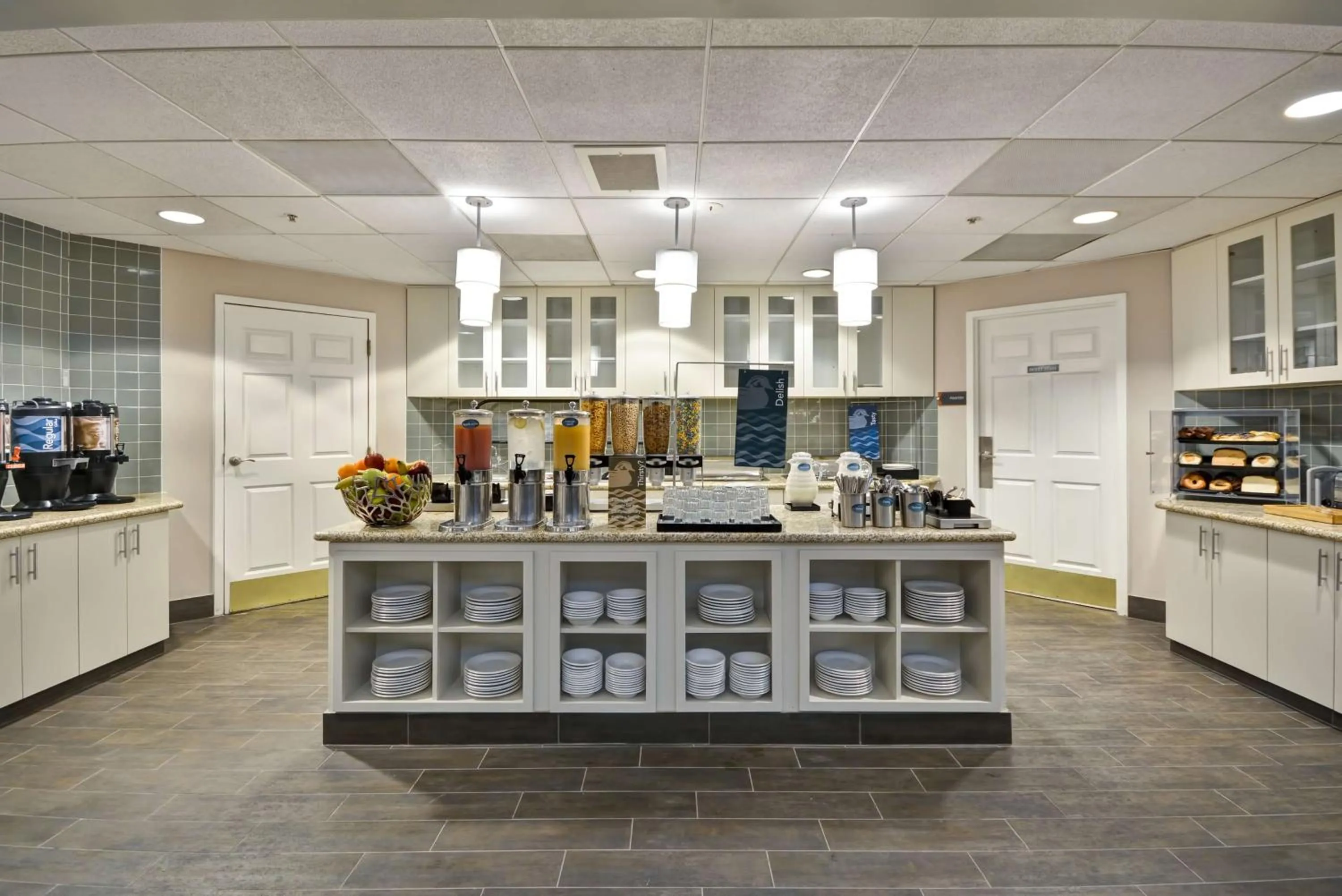 Food and drinks in Homewood Suites Dulles-International Airport