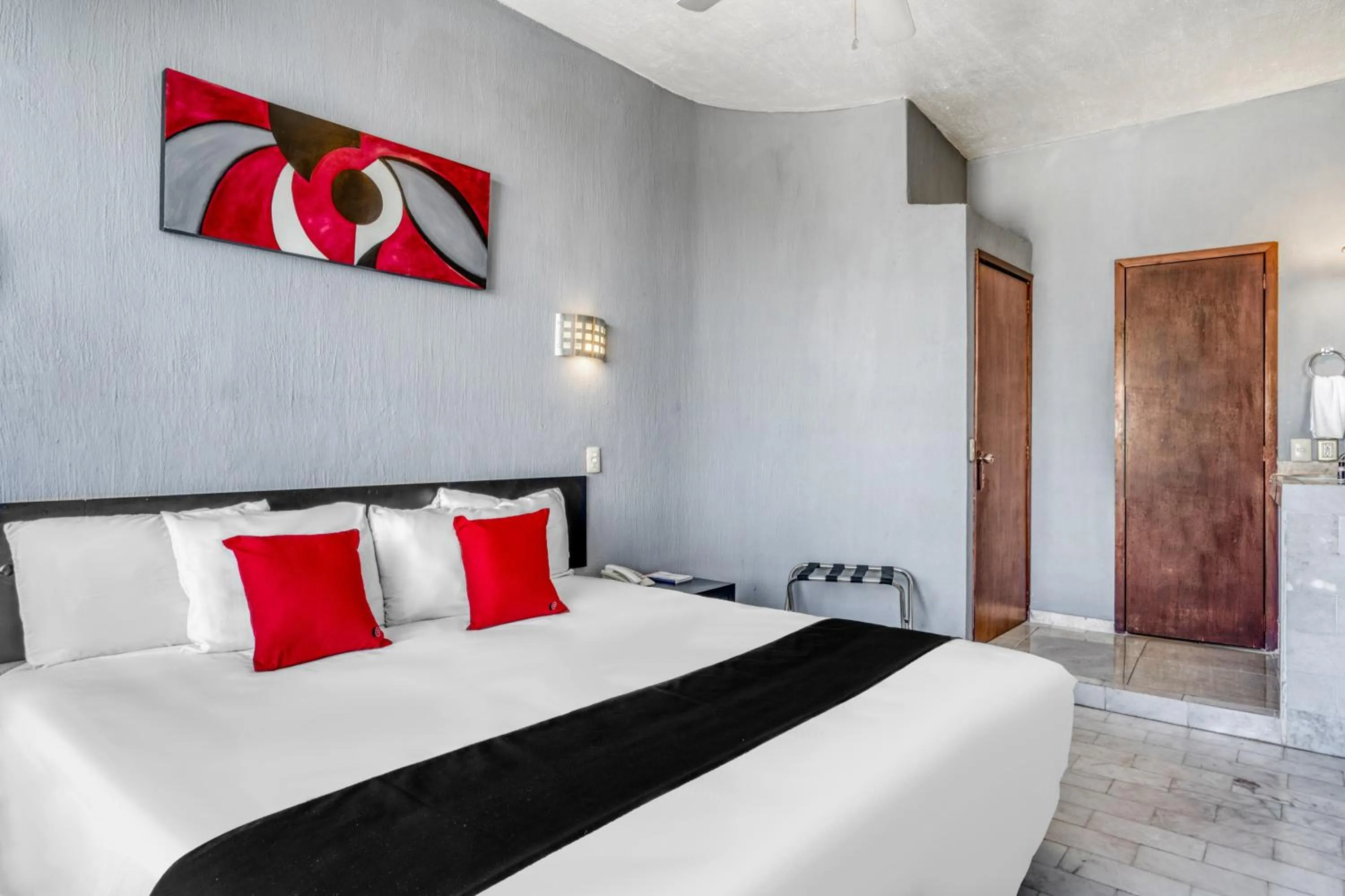 Photo of the whole room, Bed in Guadalajara Express Tonala