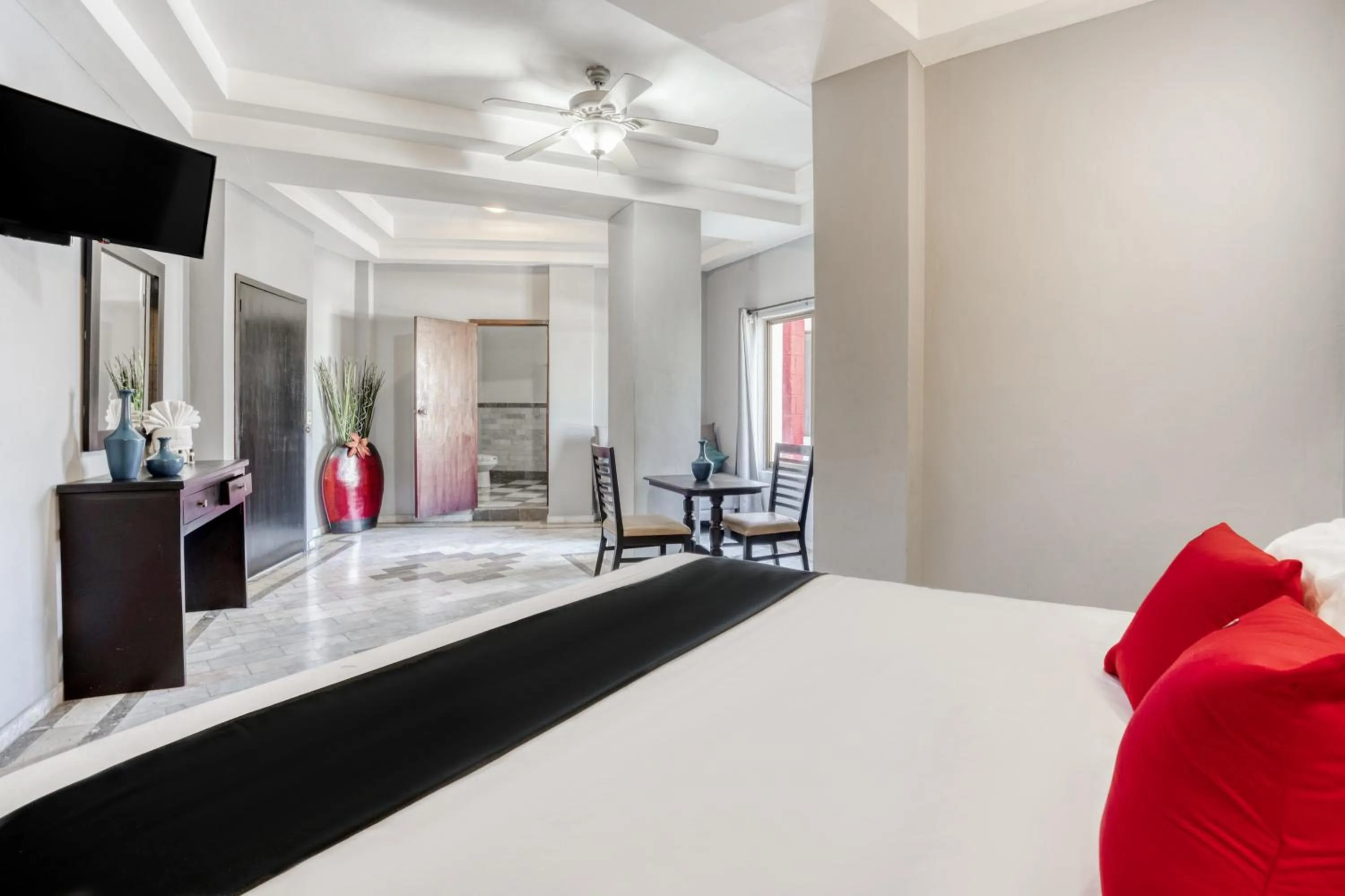 Photo of the whole room, Bed in Guadalajara Express Tonala