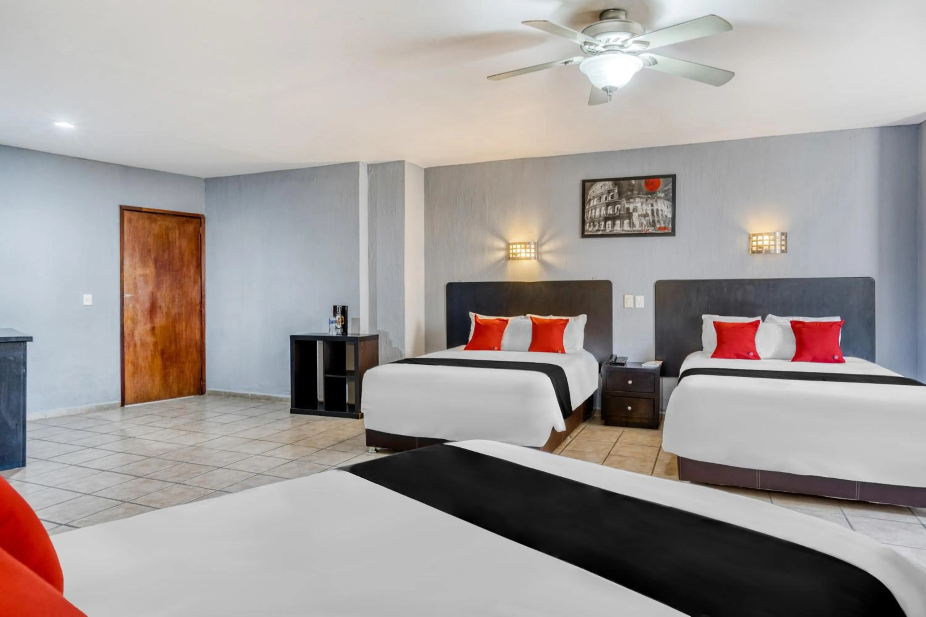 Photo of the whole room, Bed in Guadalajara Express Tonala