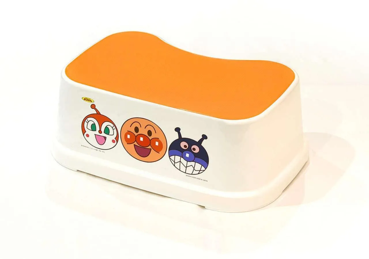 children in Vessel Inn Chiba Station