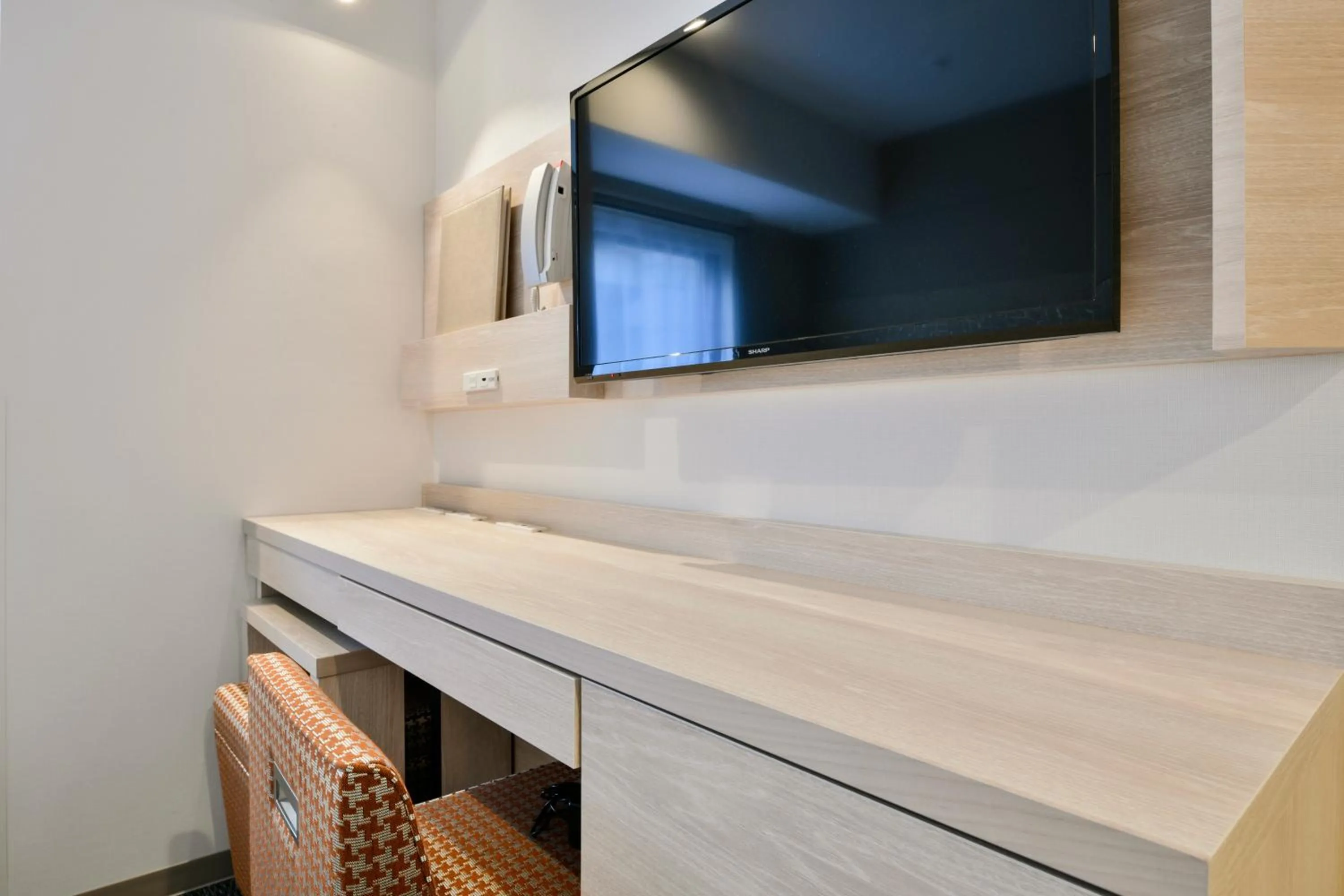 TV and multimedia in Vessel Inn Chiba Station