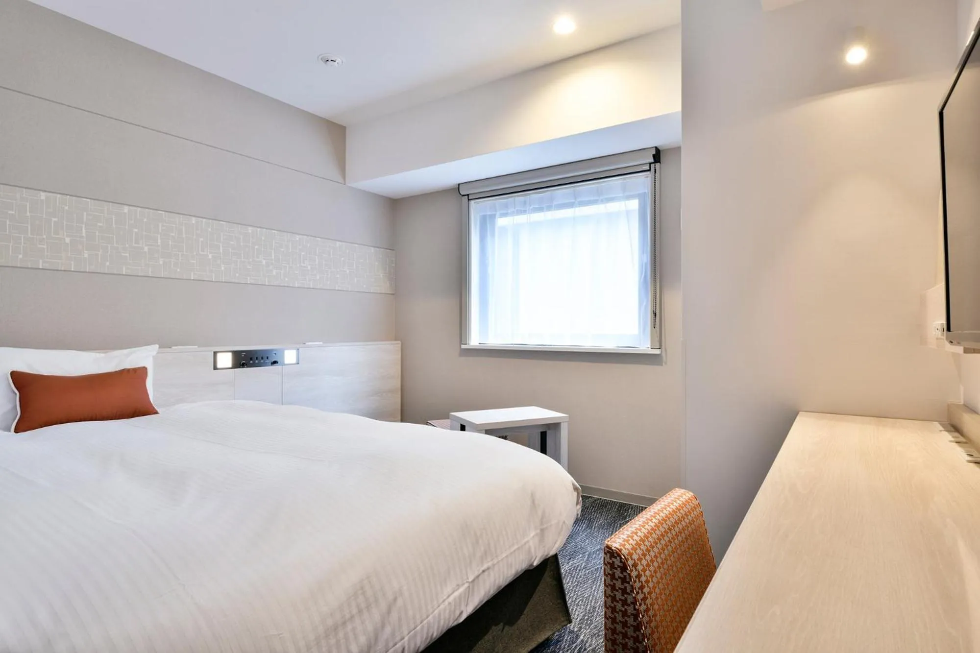 Bed in Vessel Inn Chiba Station