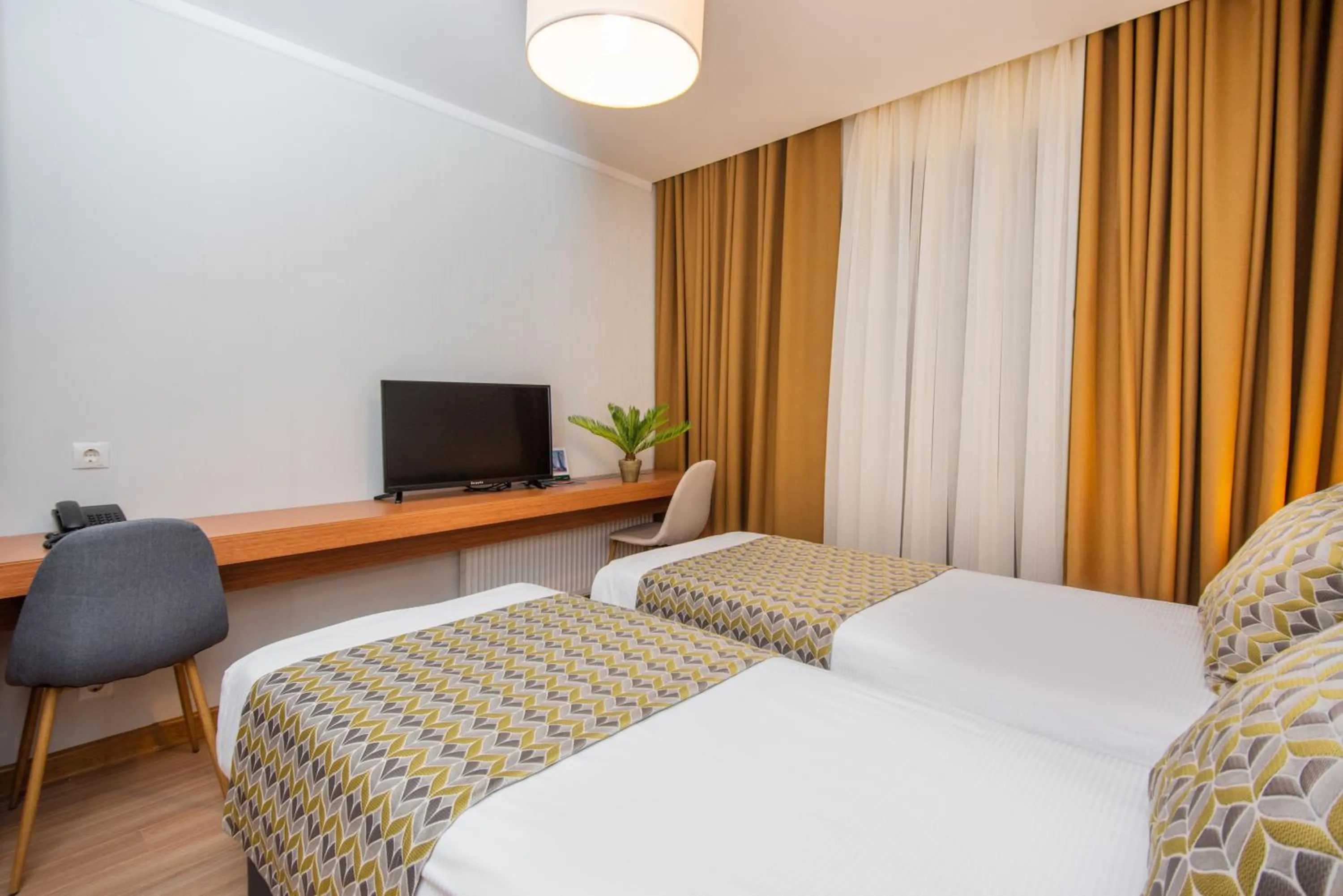 Photo of the whole room, Bed in Orbi Palace Hotel Official