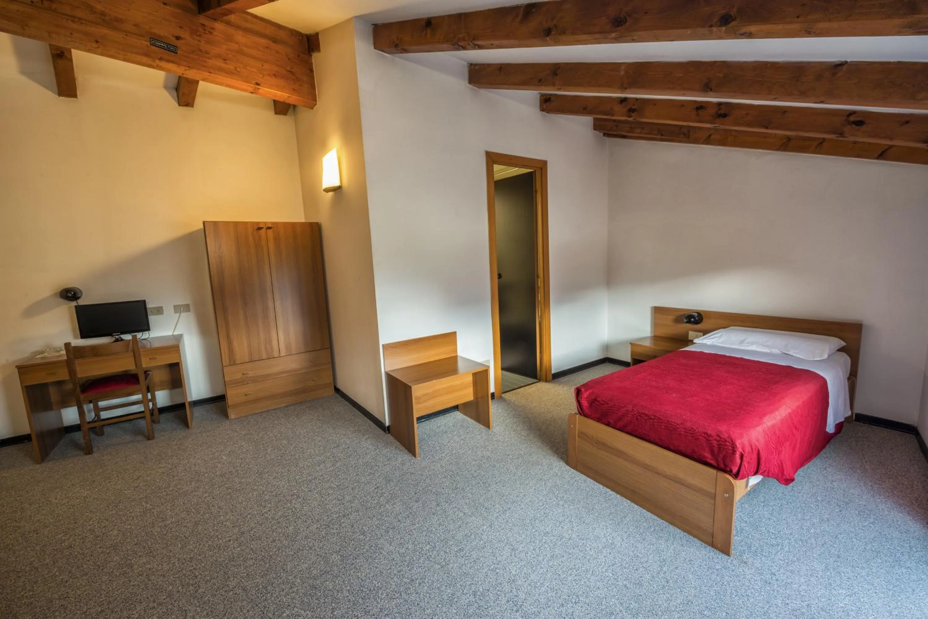 Day, Bed in Hotel Drago