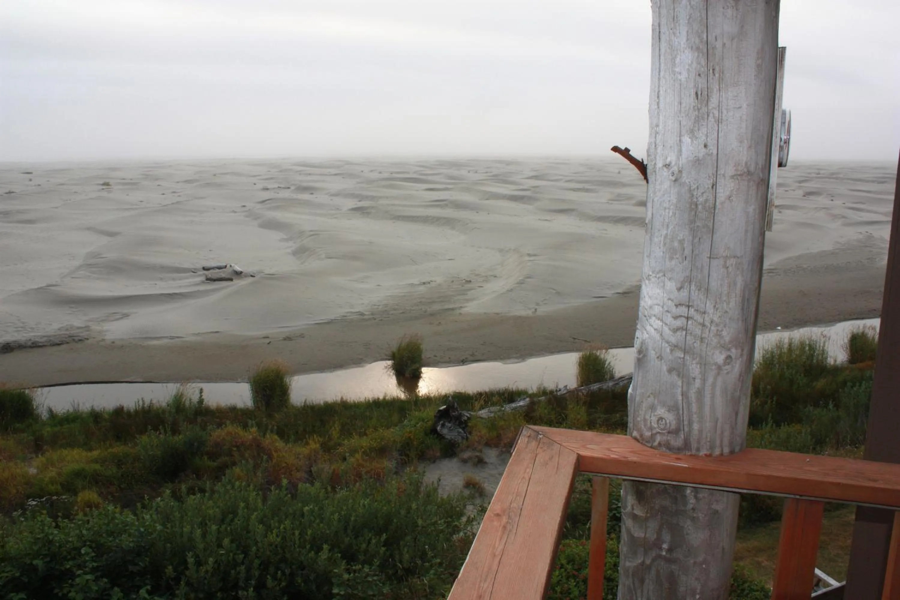 Spring in Little Creek Cove Beach Resort