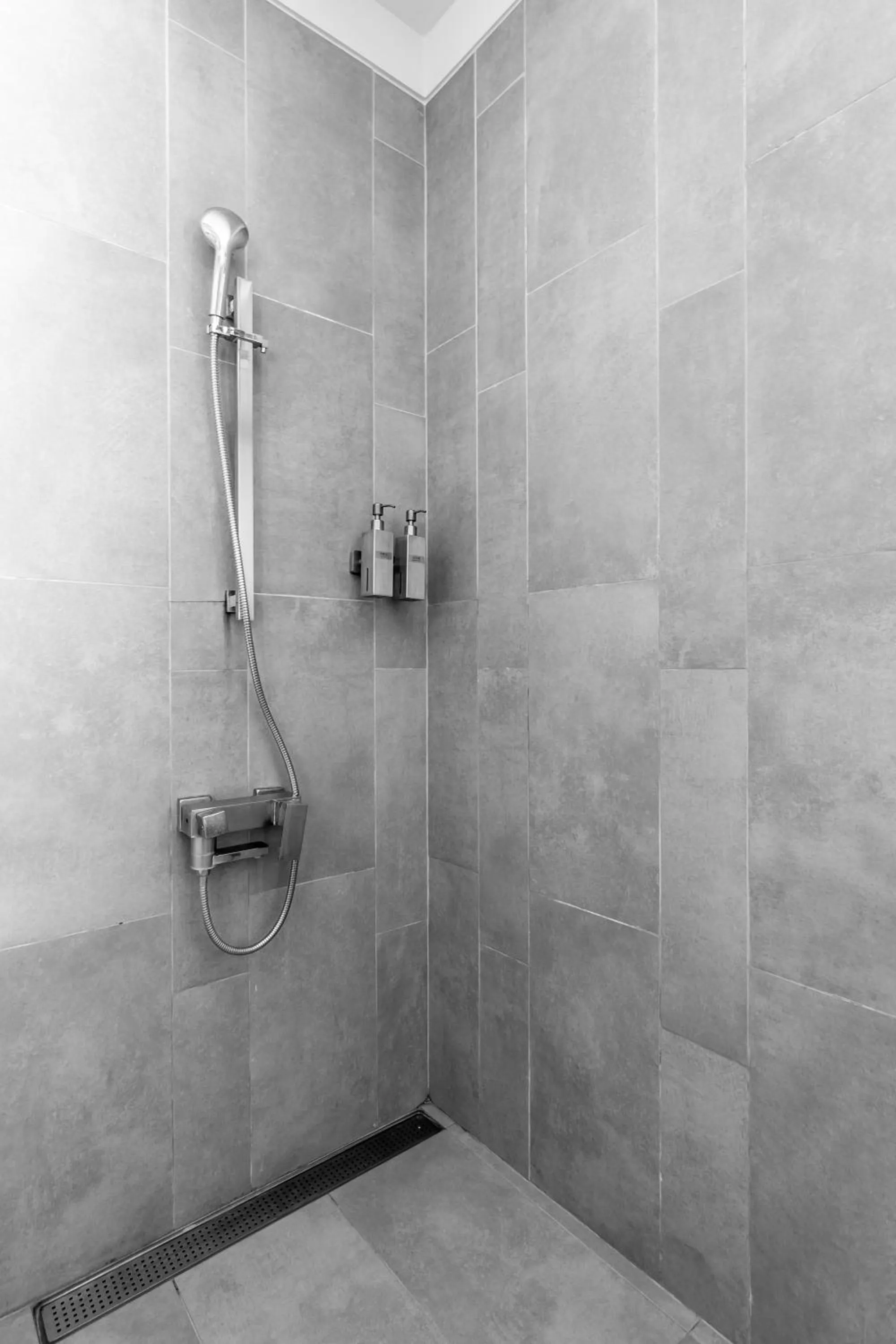 Shower in Kenting Sea Wall 112