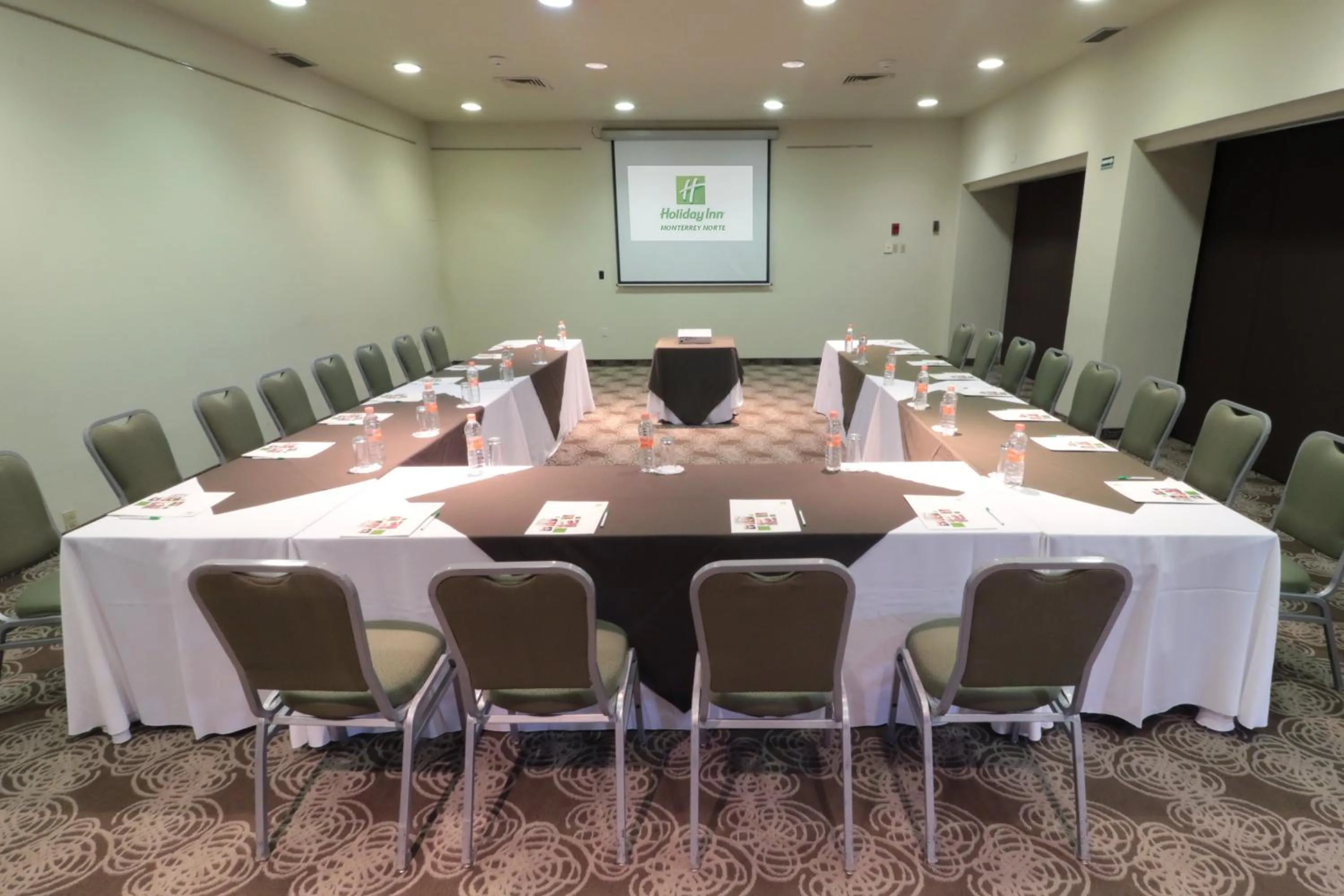 Meeting/conference room in Holiday Inn Monterrey Norte by IHG