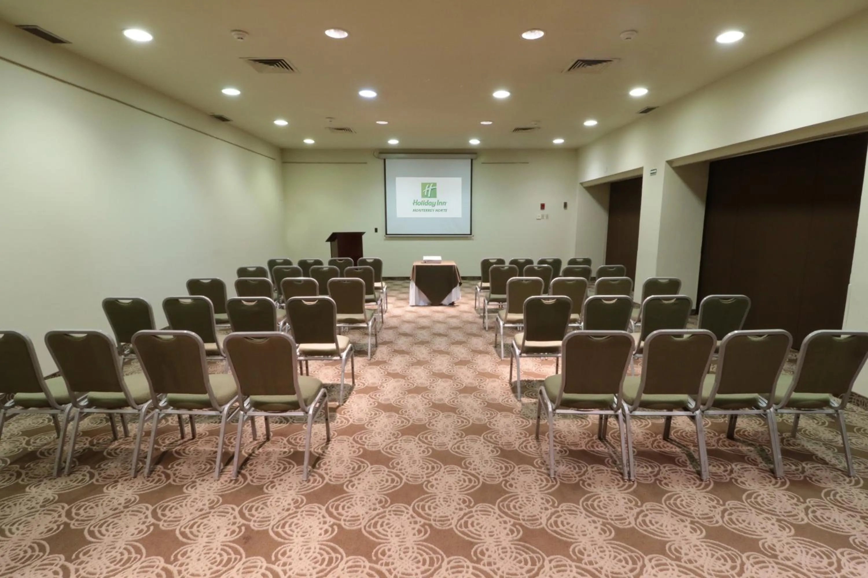 Meeting/conference room in Holiday Inn Monterrey Norte by IHG