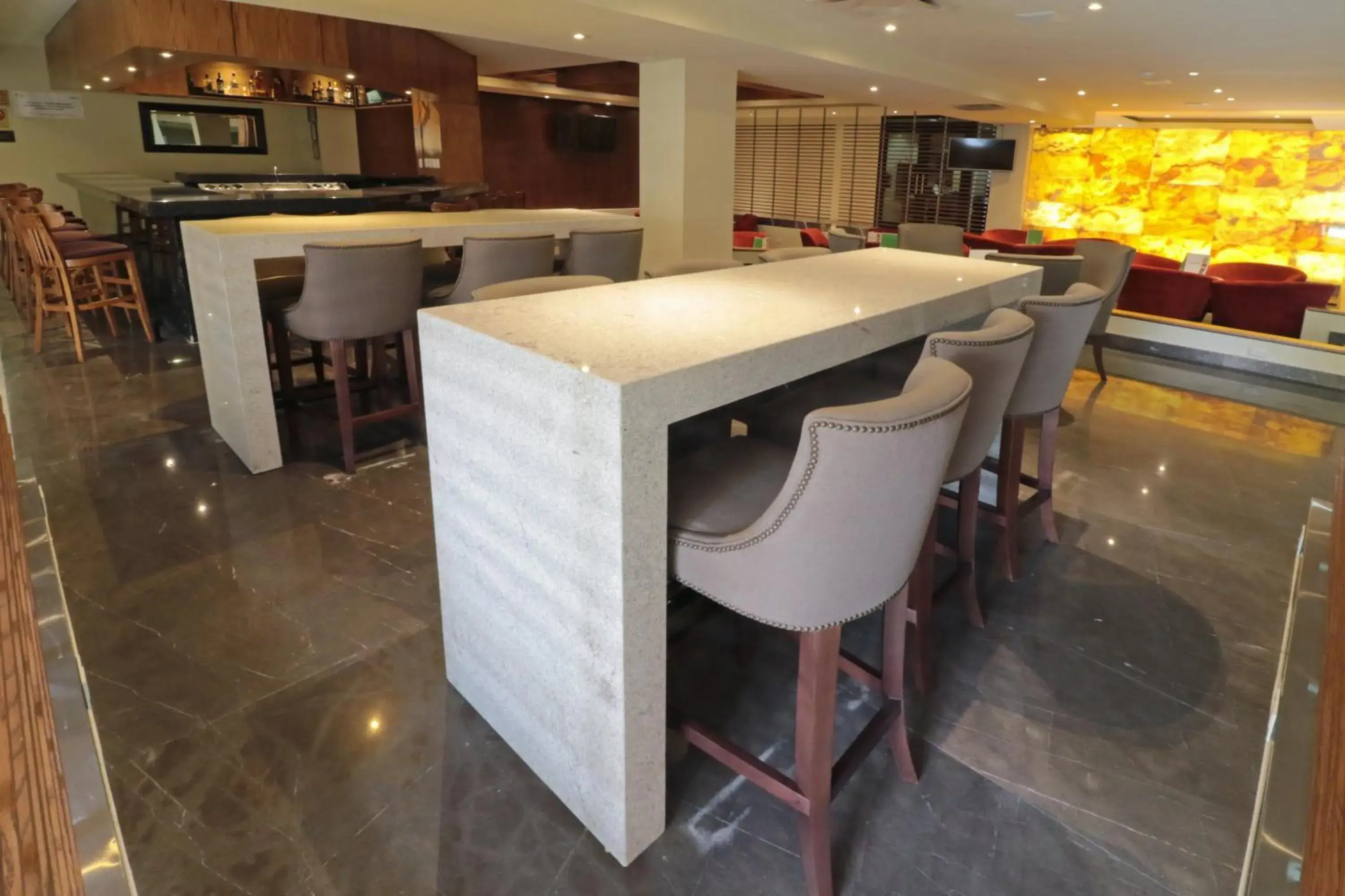 Lounge or bar in Holiday Inn Monterrey Norte by IHG Lounge or bar in Holiday Inn Monterrey Norte by IHG