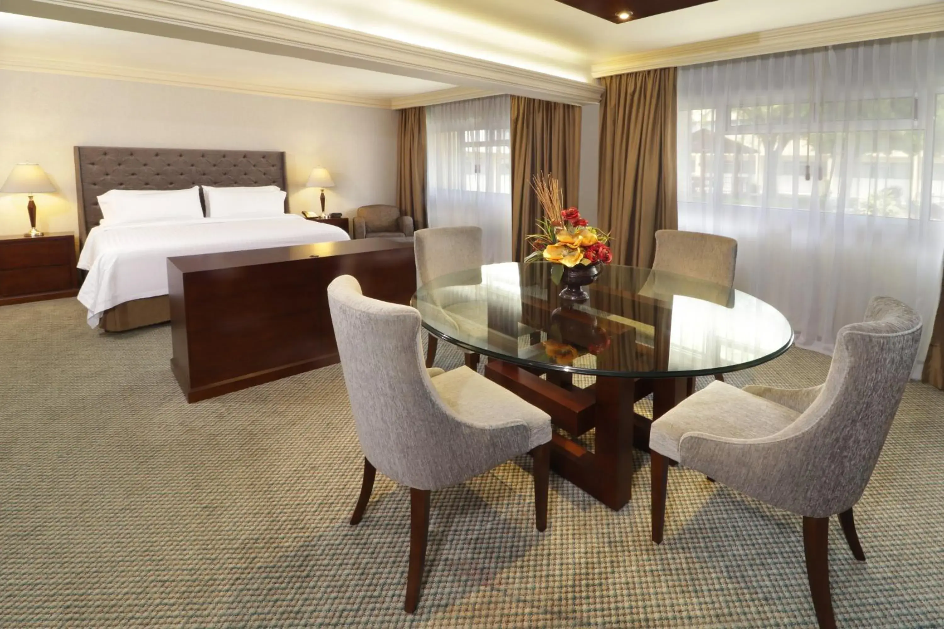 Photo of the whole room, Bed in Holiday Inn Monterrey Norte by IHG Photo of the whole room, Bed in Holiday Inn Monterrey Norte by IHG