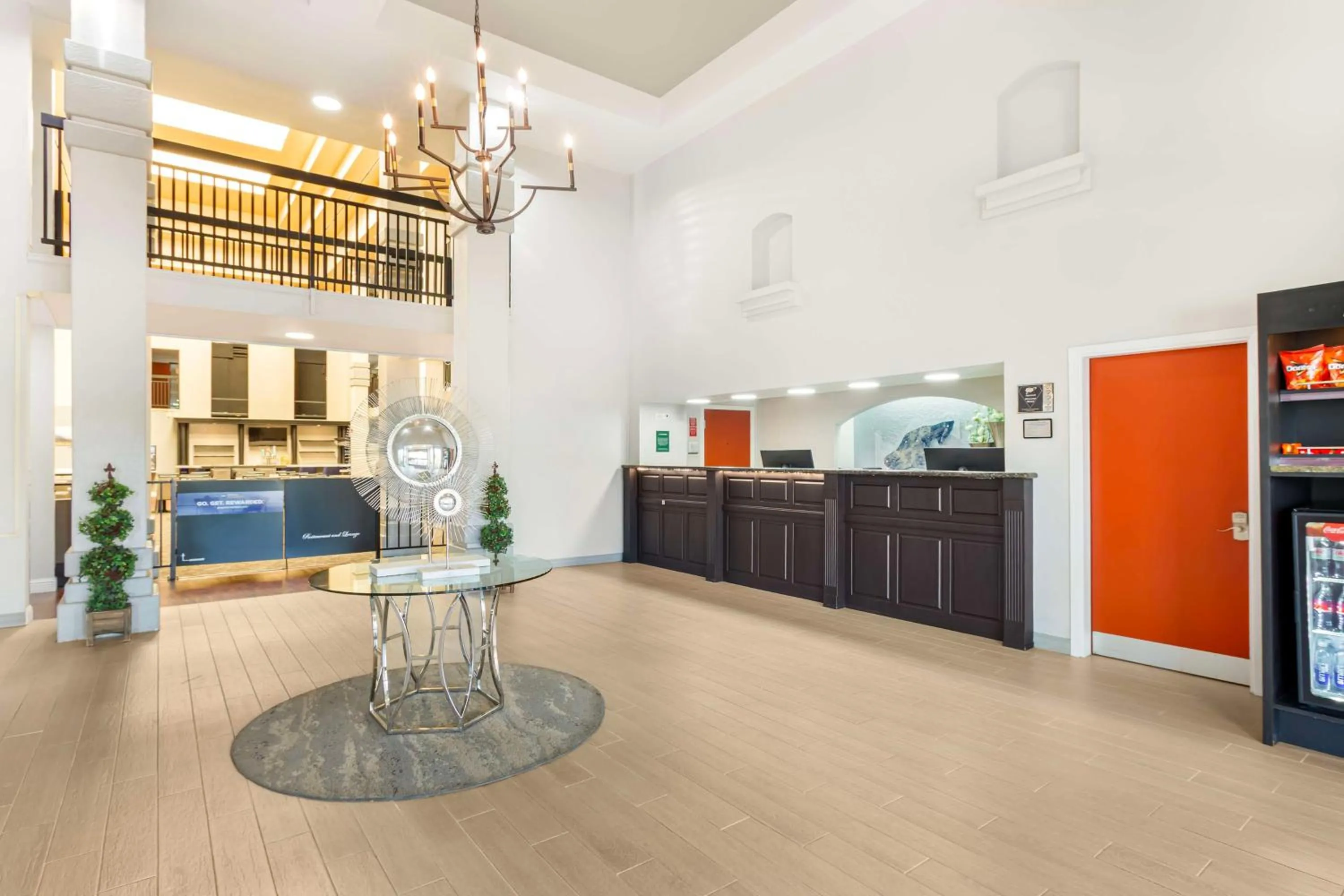 Lobby or reception in Best Western Plus Villa Del Lago Inn Patterson